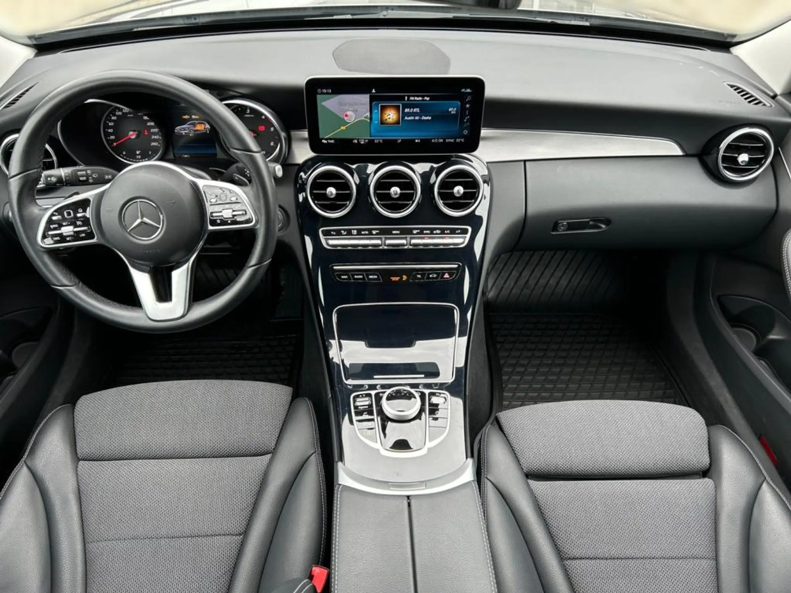 Mercedes-Benz - C 220