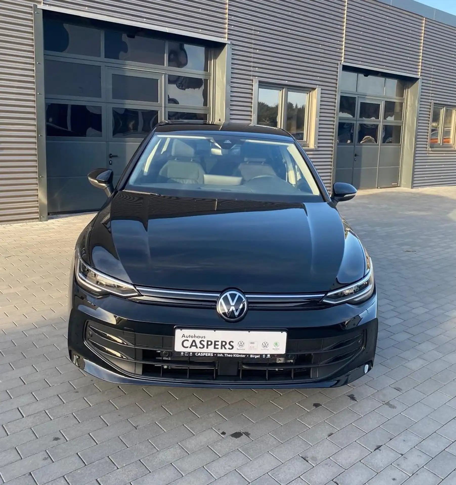 Volkswagen - Golf