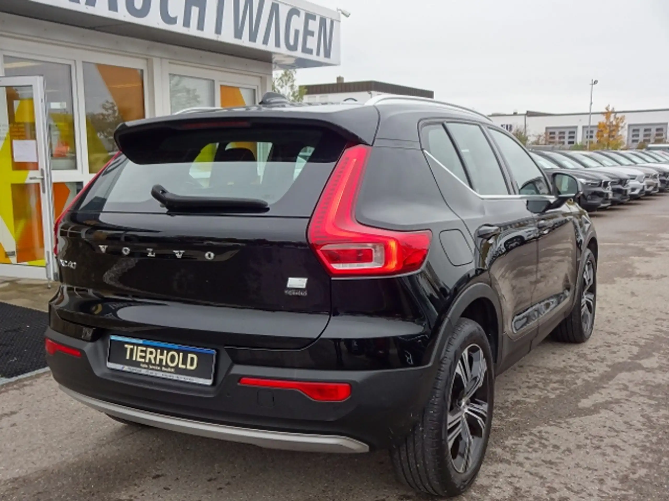 Volvo - XC40