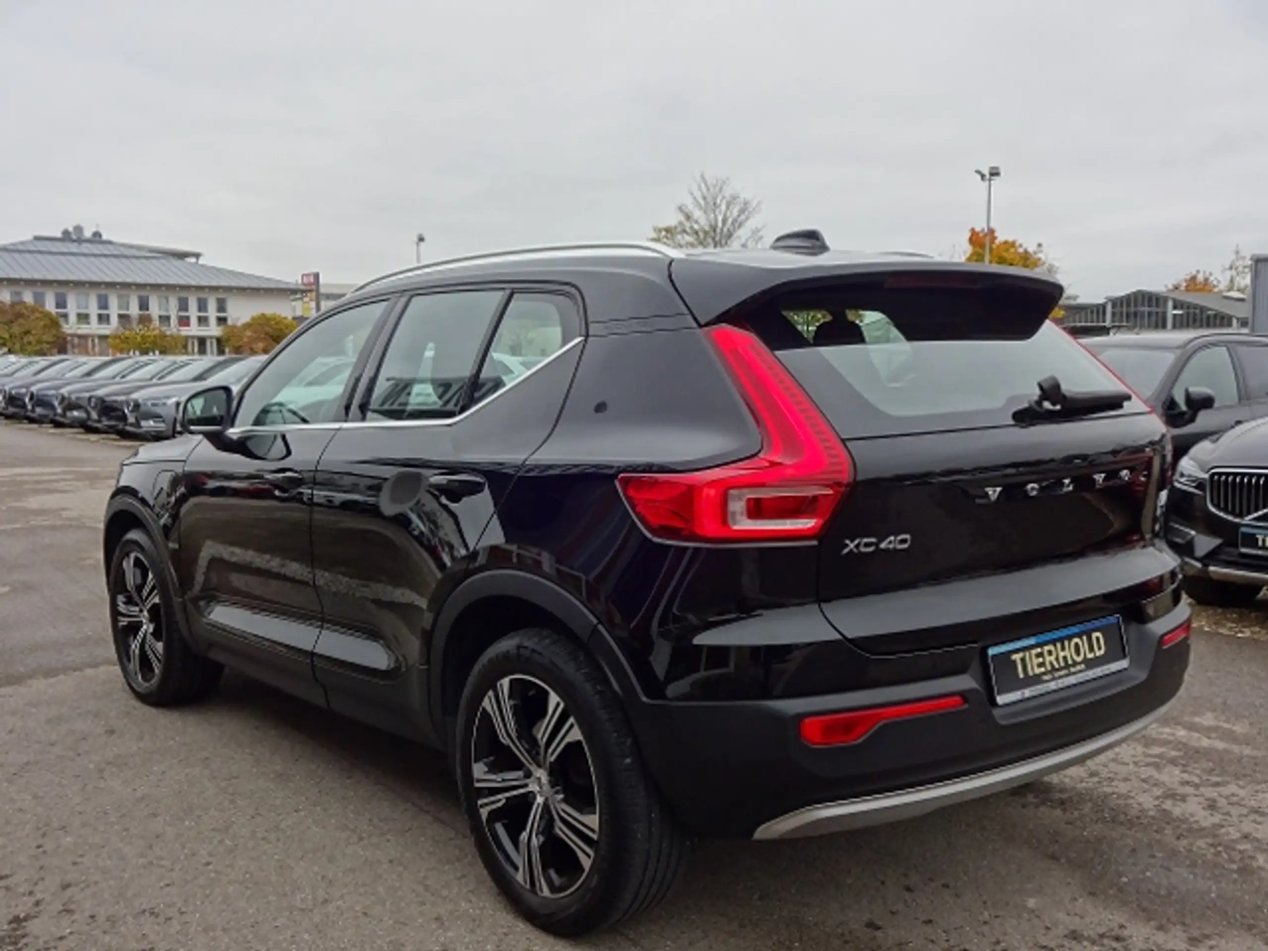 Volvo - XC40