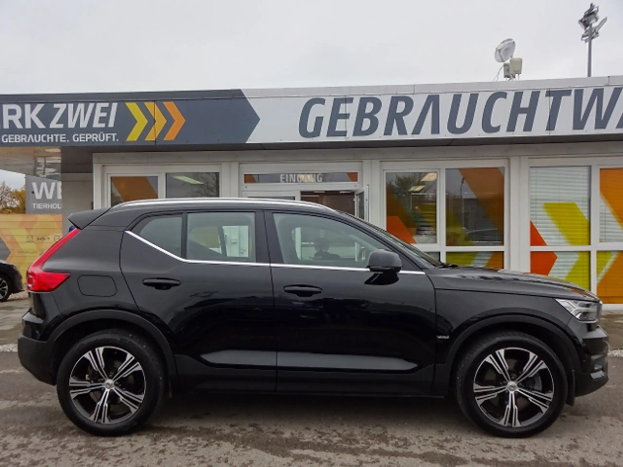 Volvo - XC40