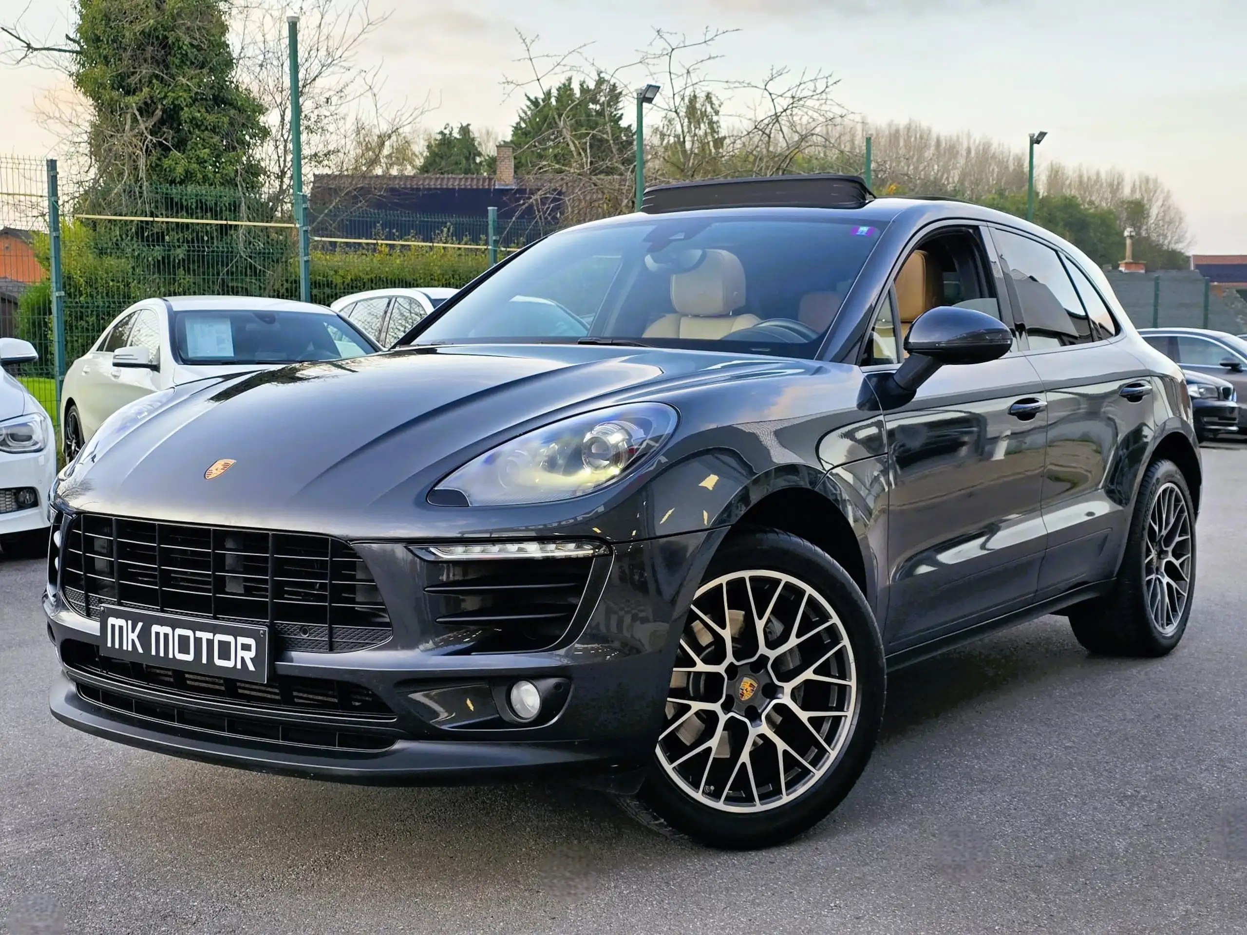 Porsche - Macan