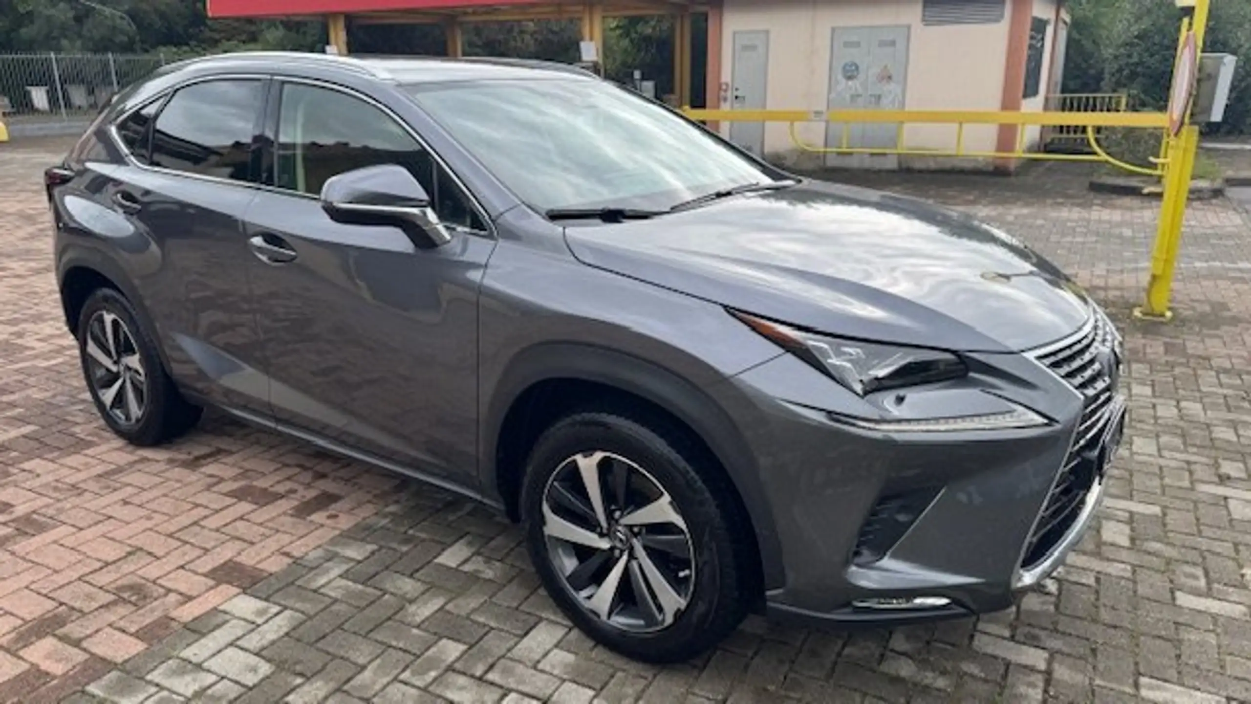 Lexus - NX 300h