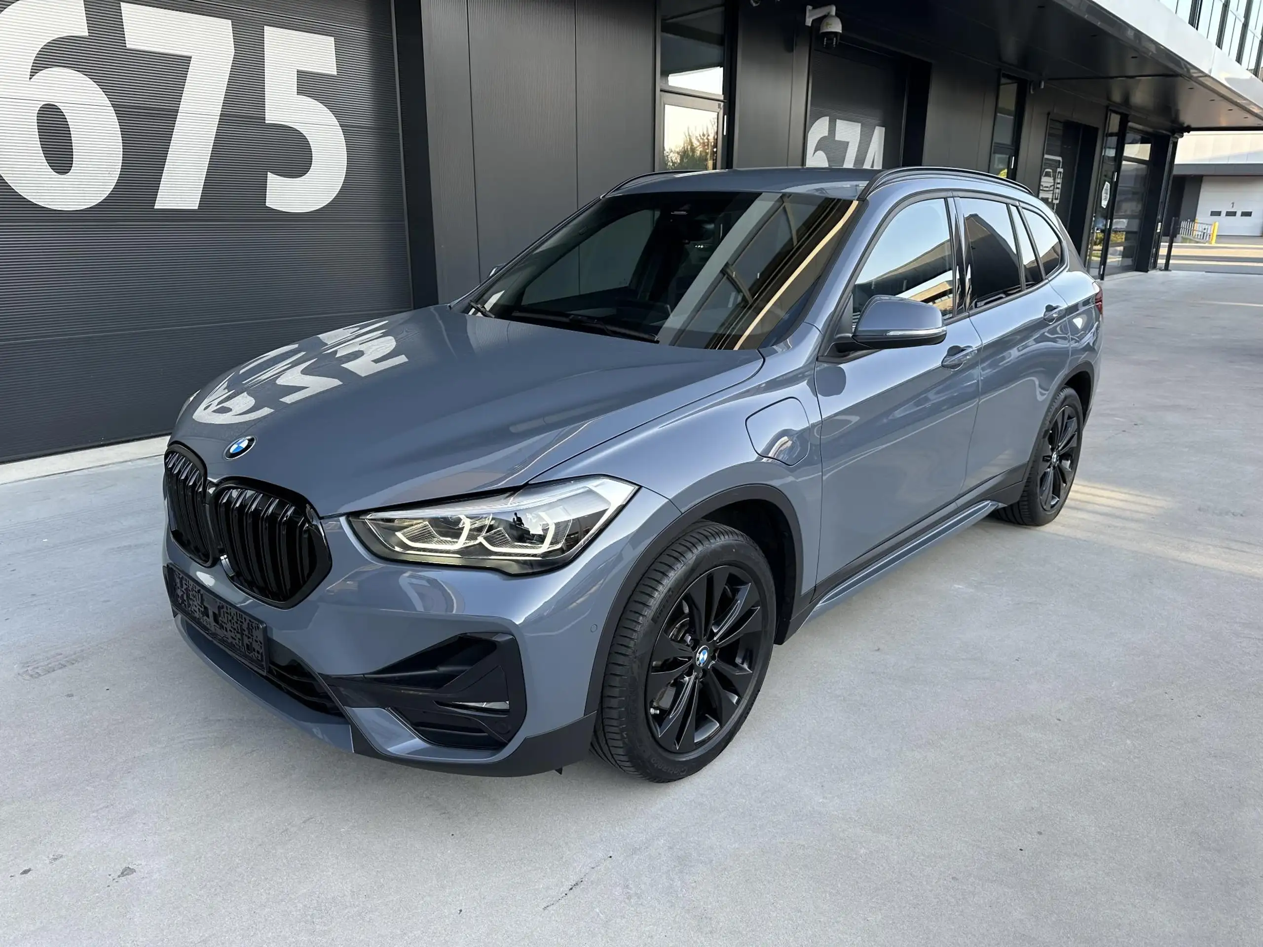 BMW - X1