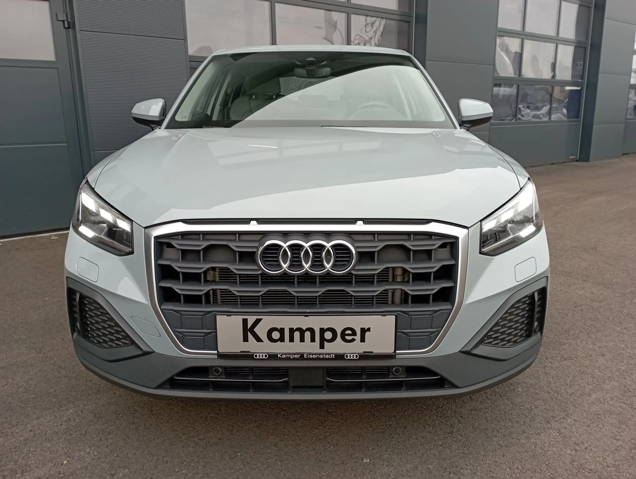 Audi - Q2