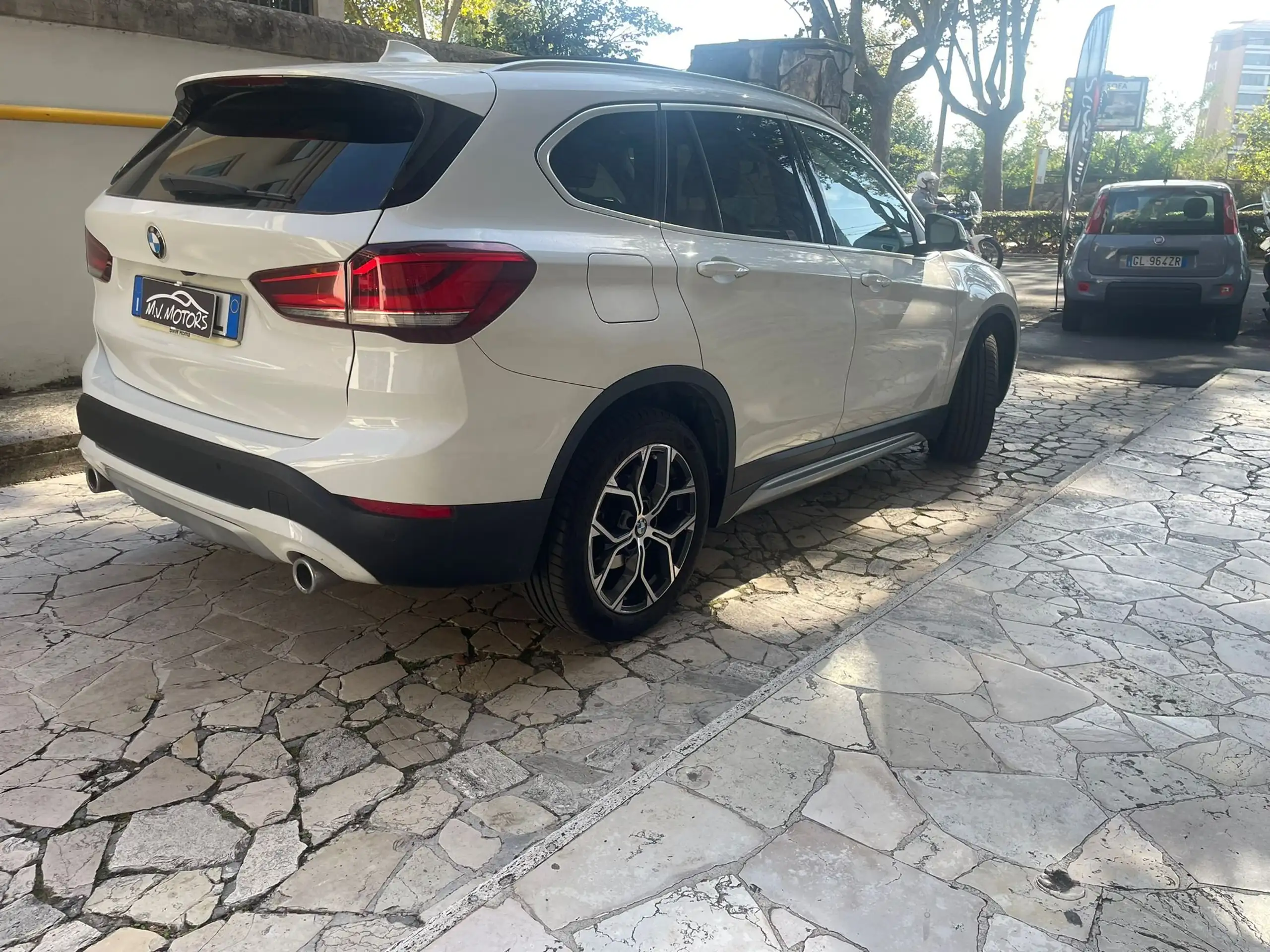 BMW - X1