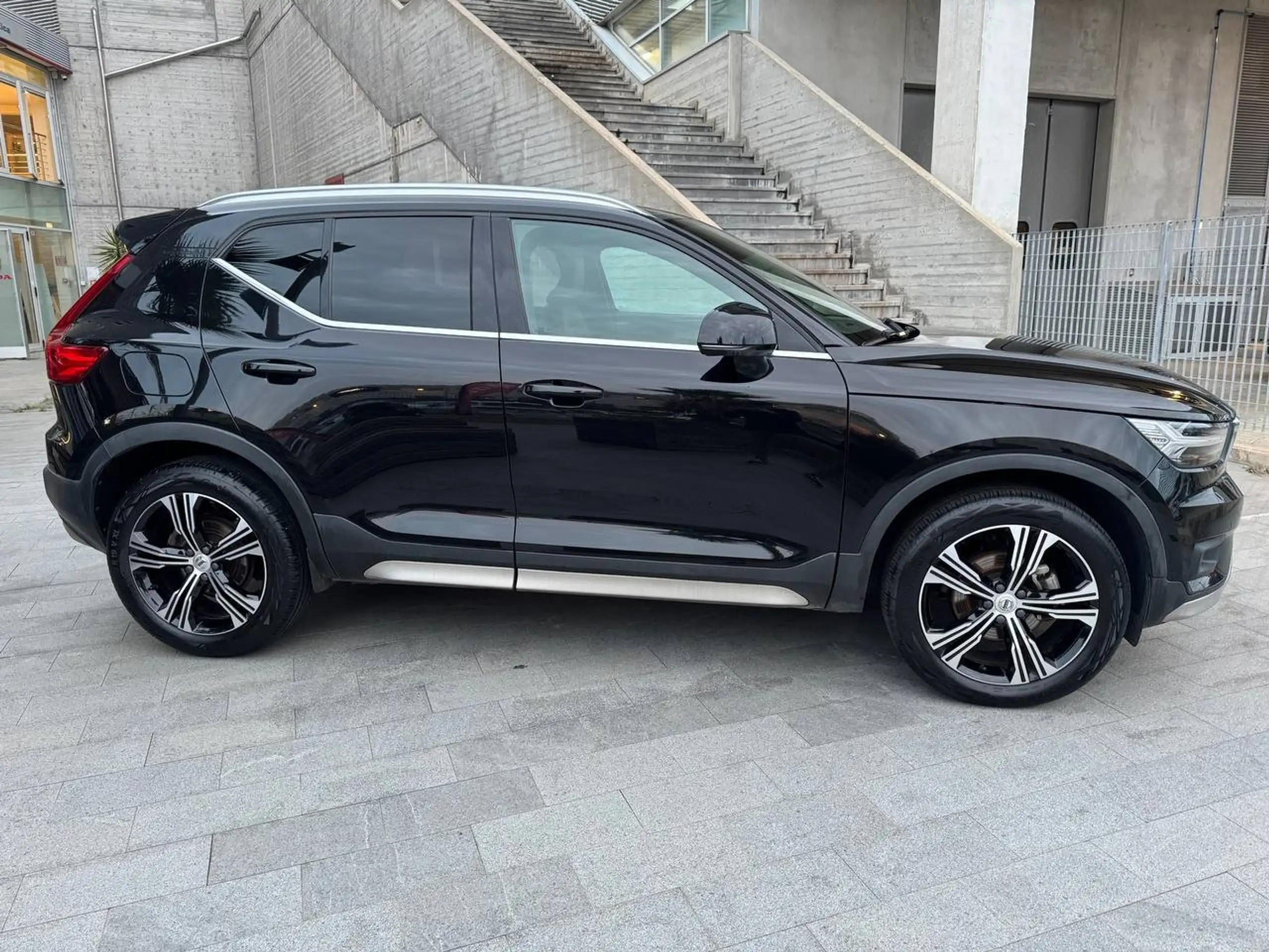 Volvo - XC40