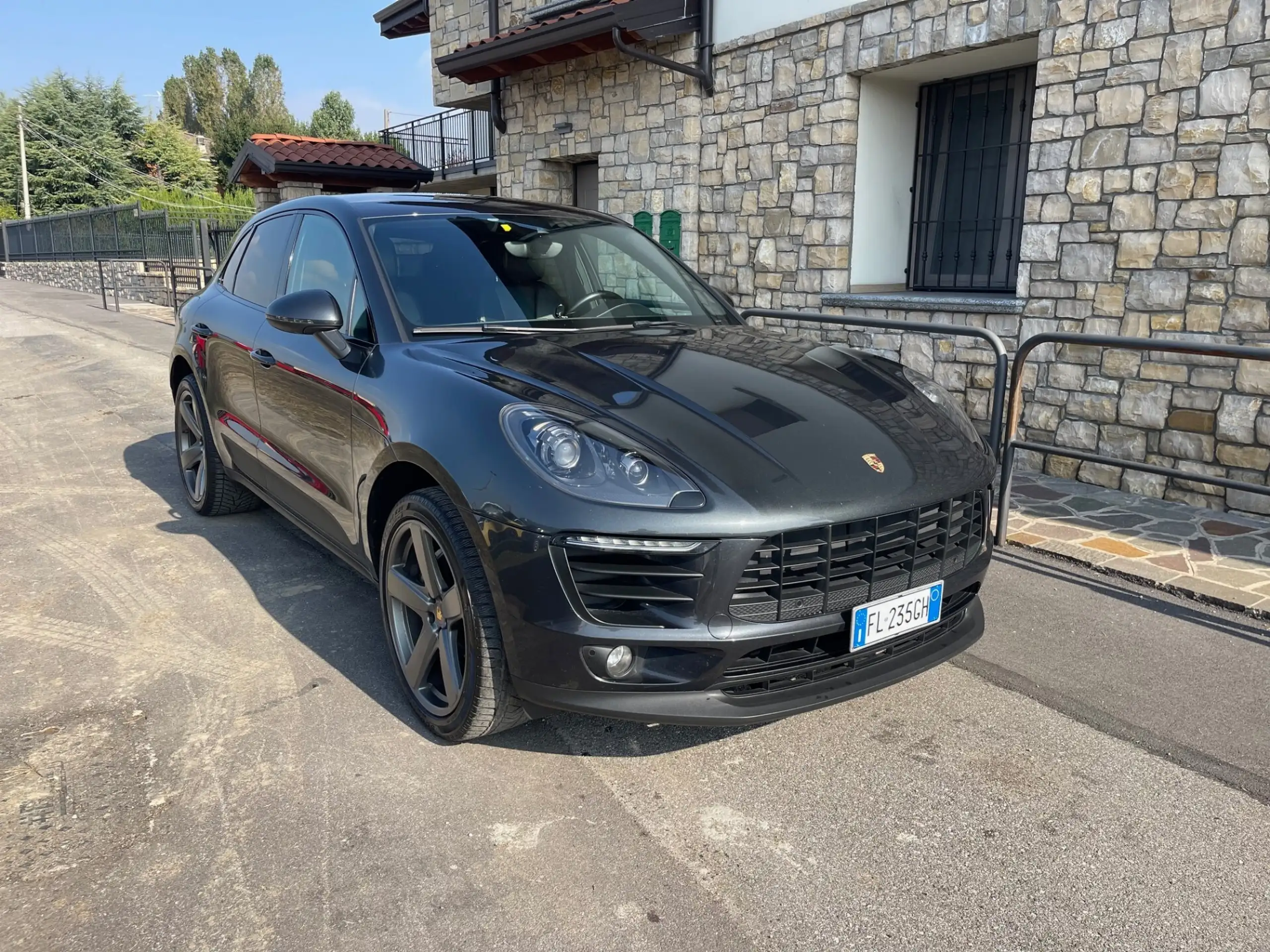 Porsche - Macan