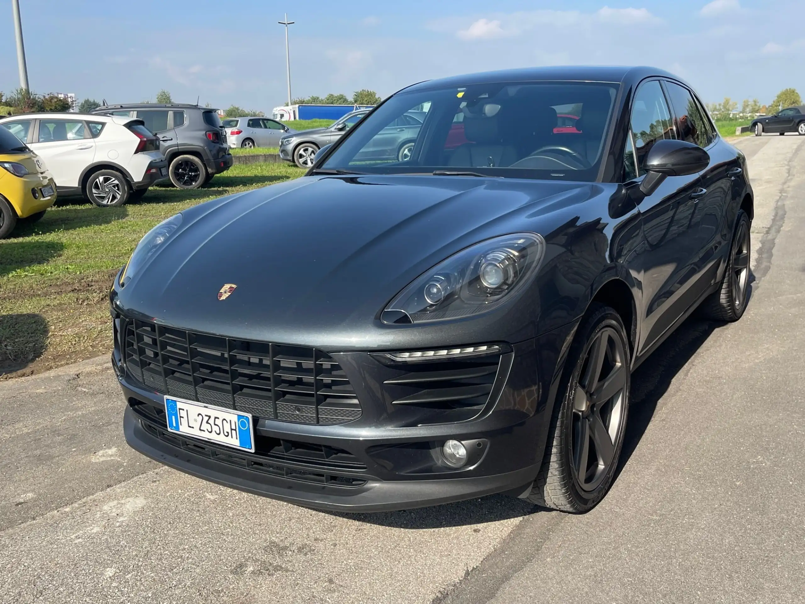 Porsche - Macan