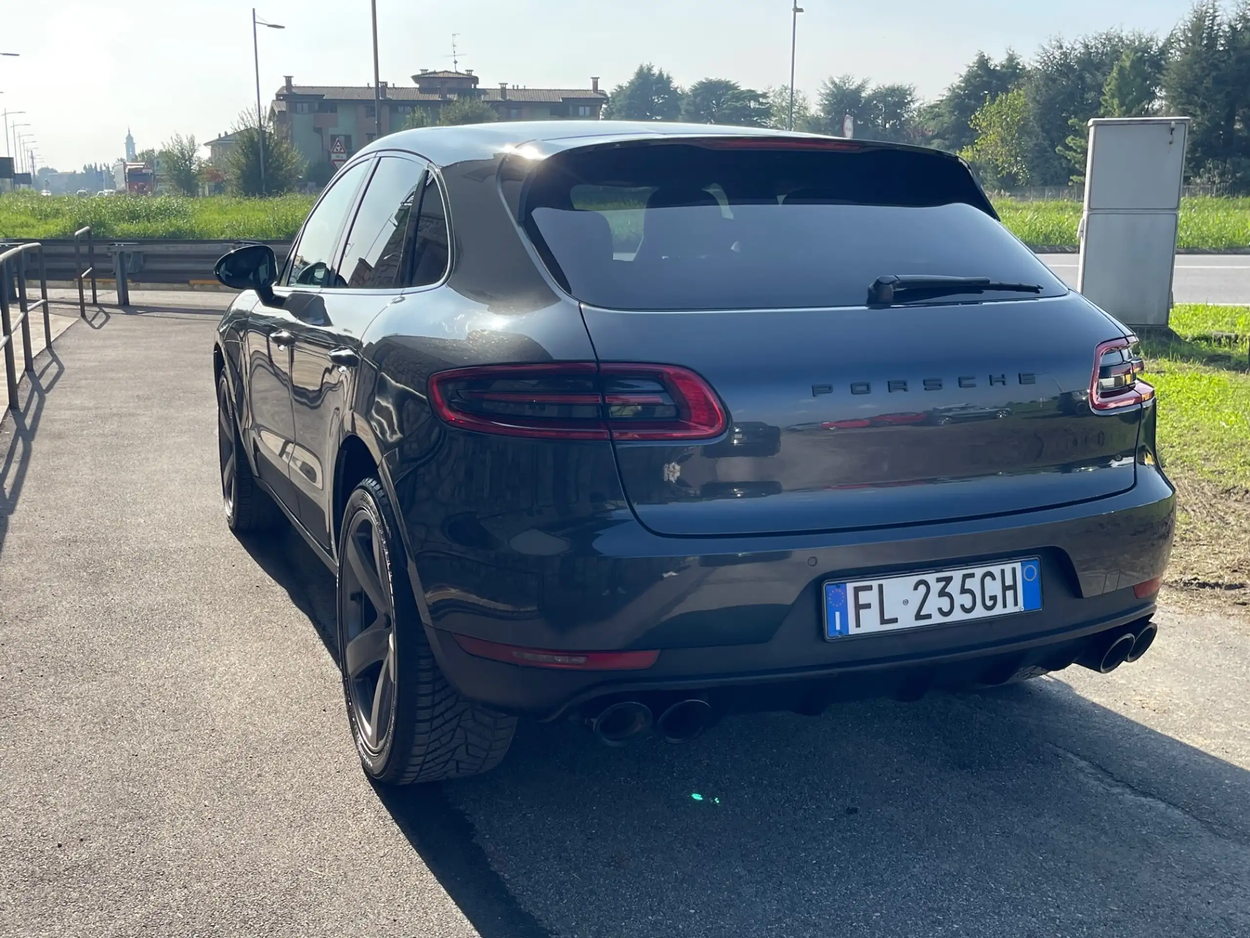 Porsche - Macan