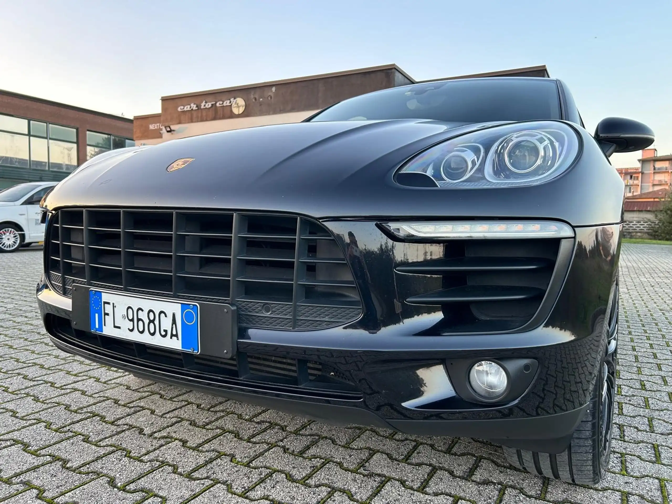 Porsche - Macan