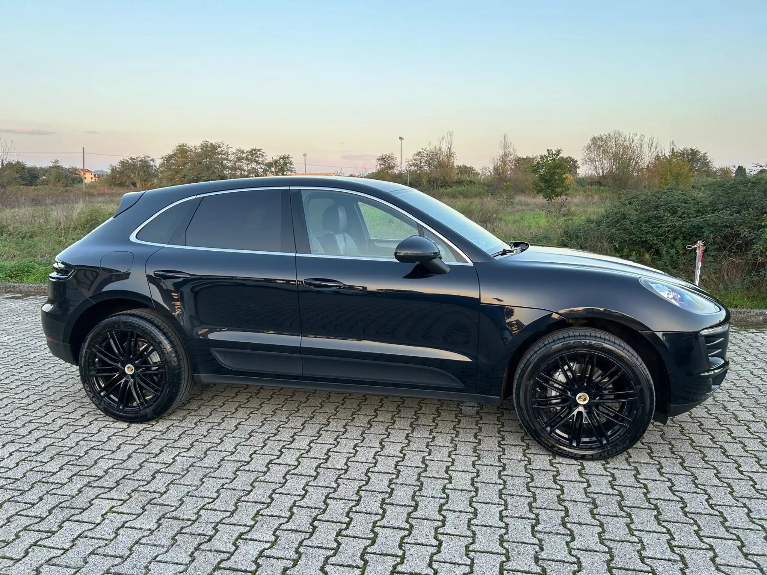 Porsche - Macan