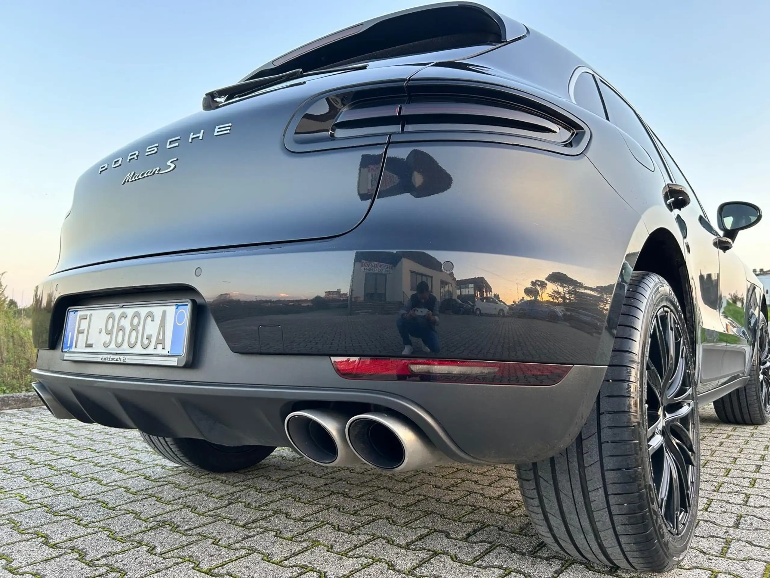 Porsche - Macan