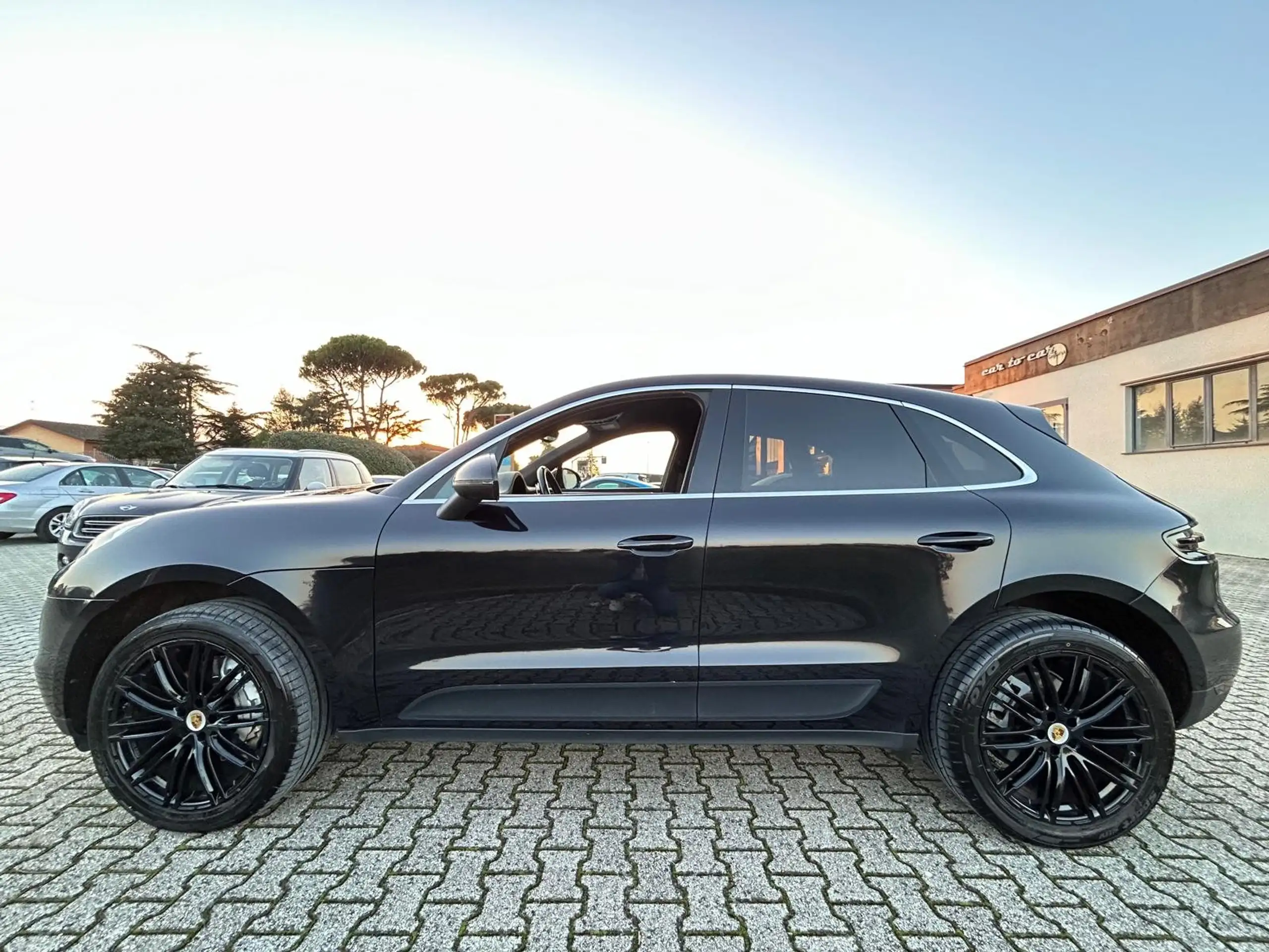 Porsche - Macan