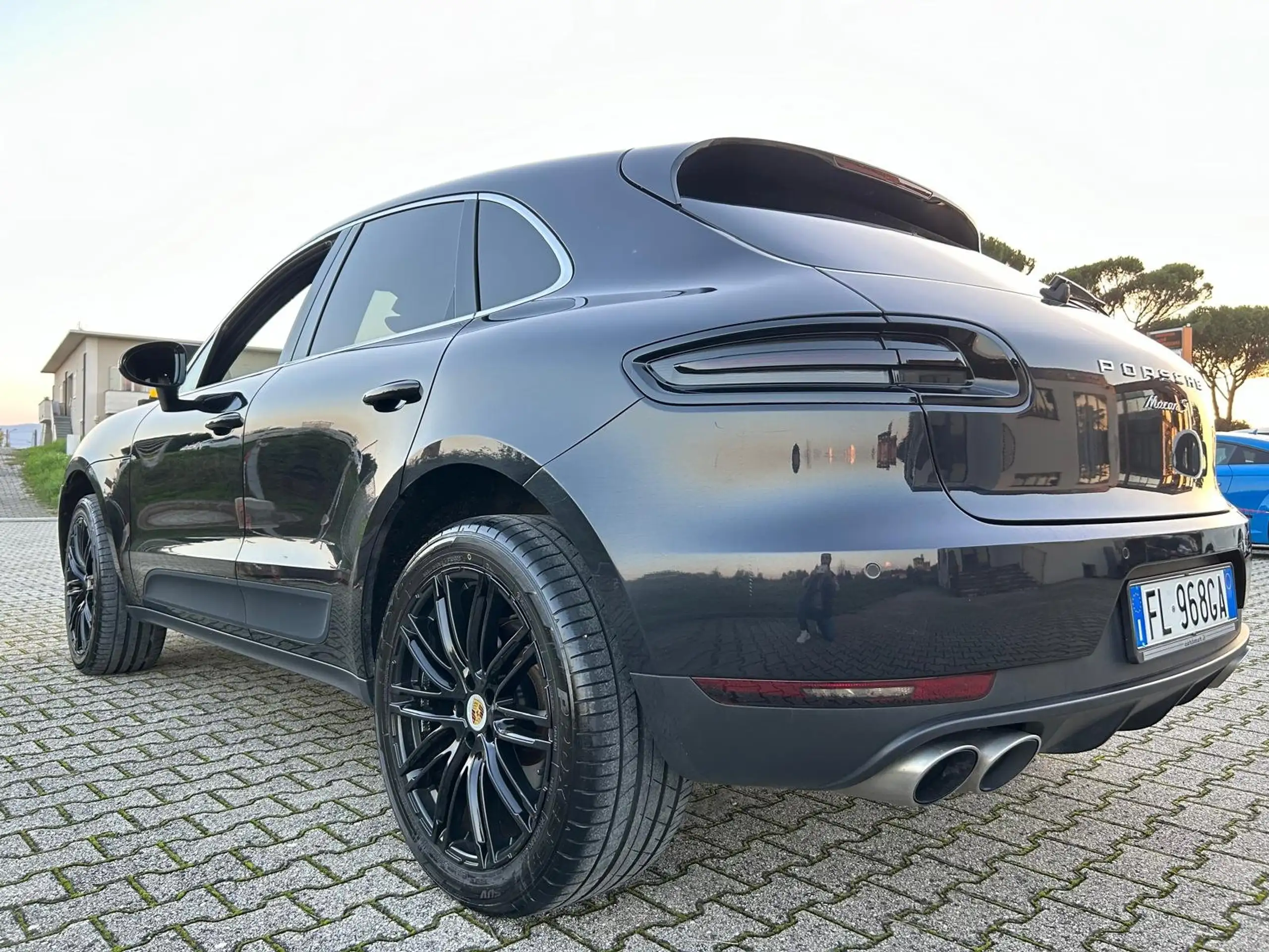 Porsche - Macan