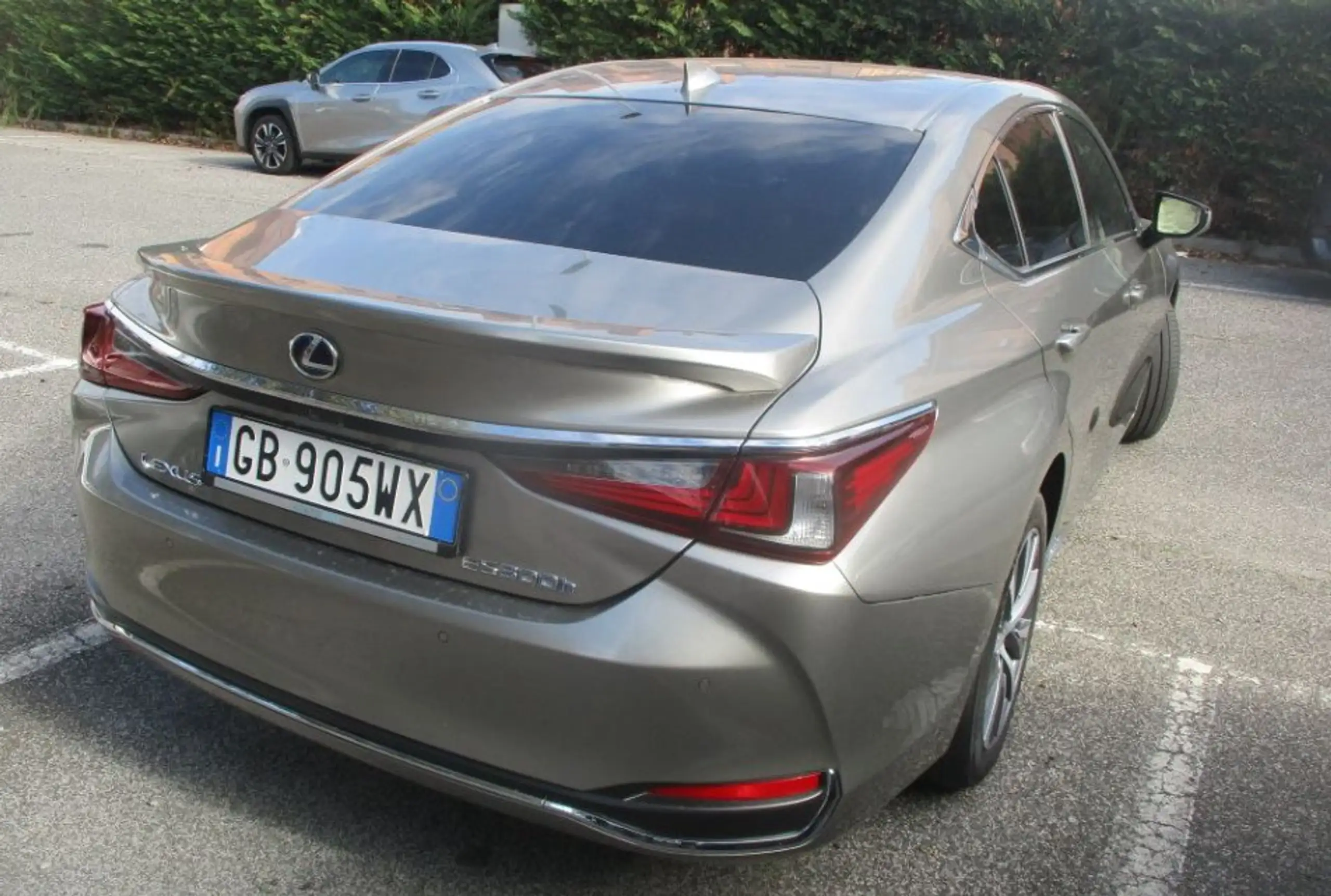 Lexus - ES 300