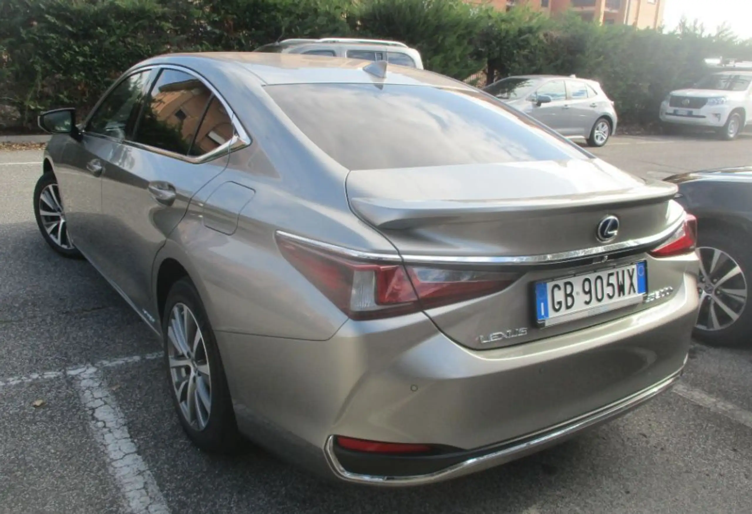 Lexus - ES 300