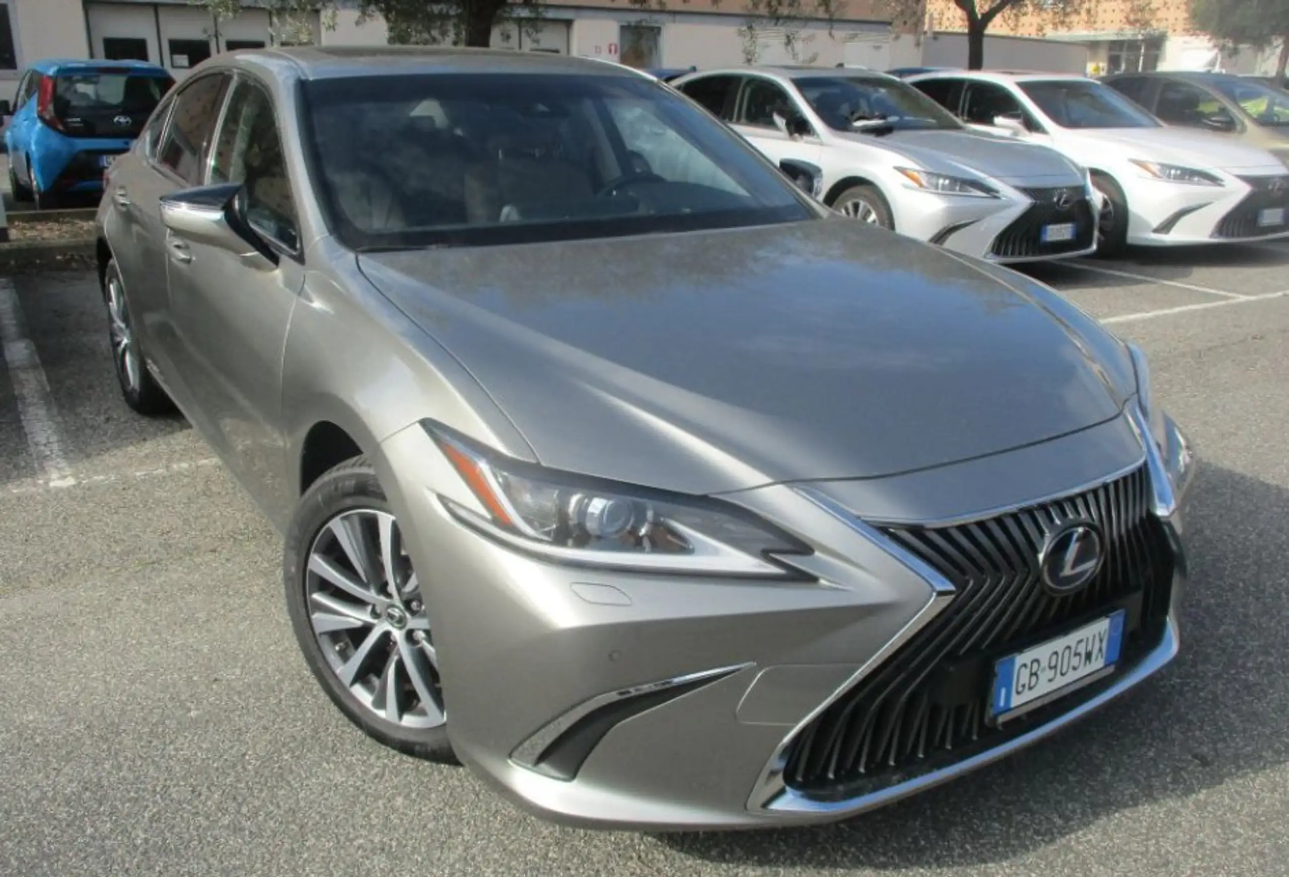 Lexus - ES 300