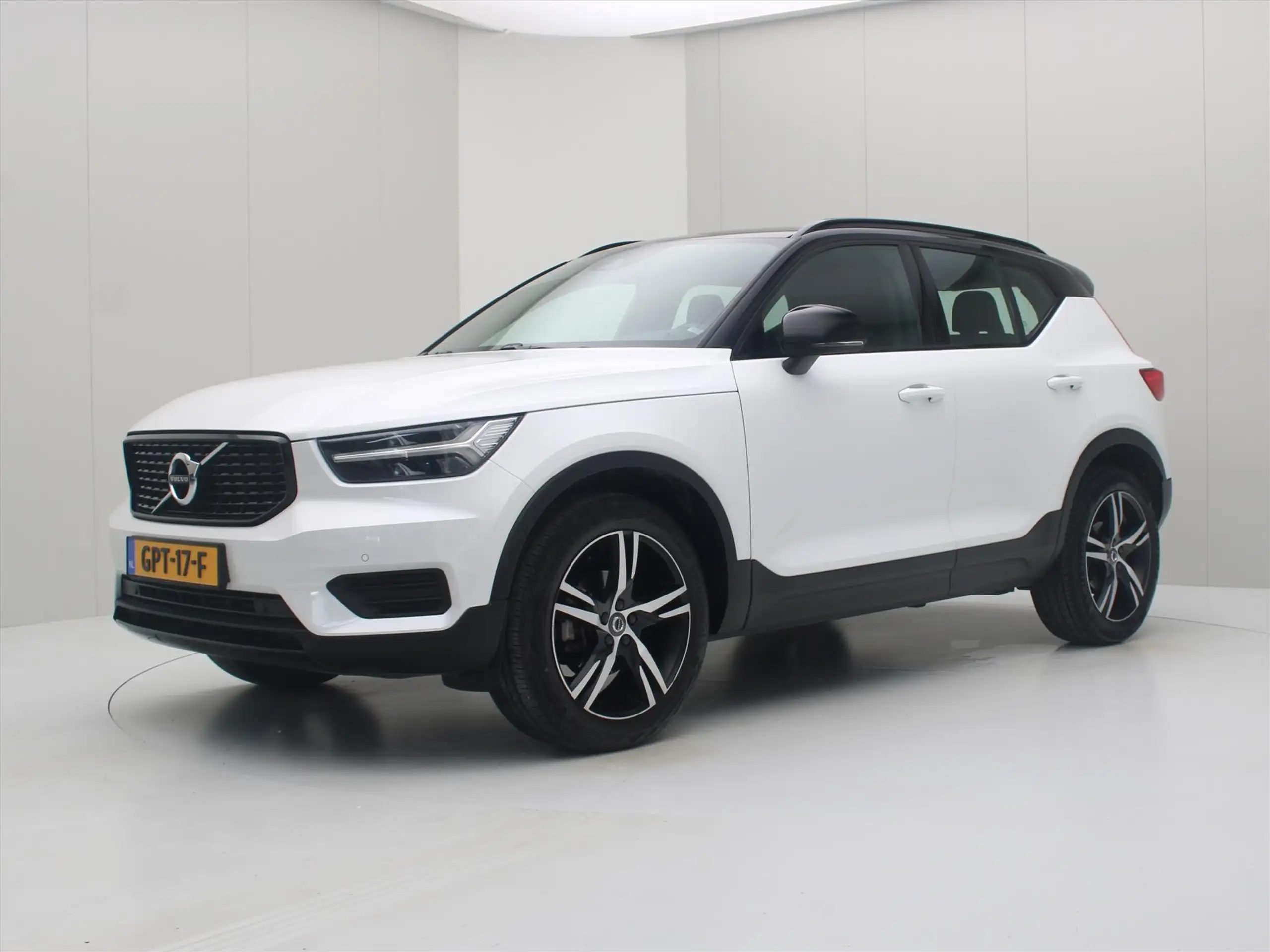 Volvo - XC40