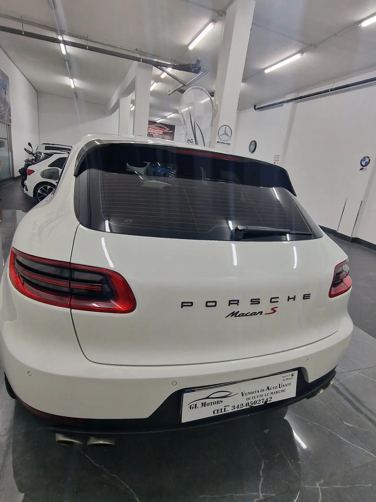 Porsche - Macan