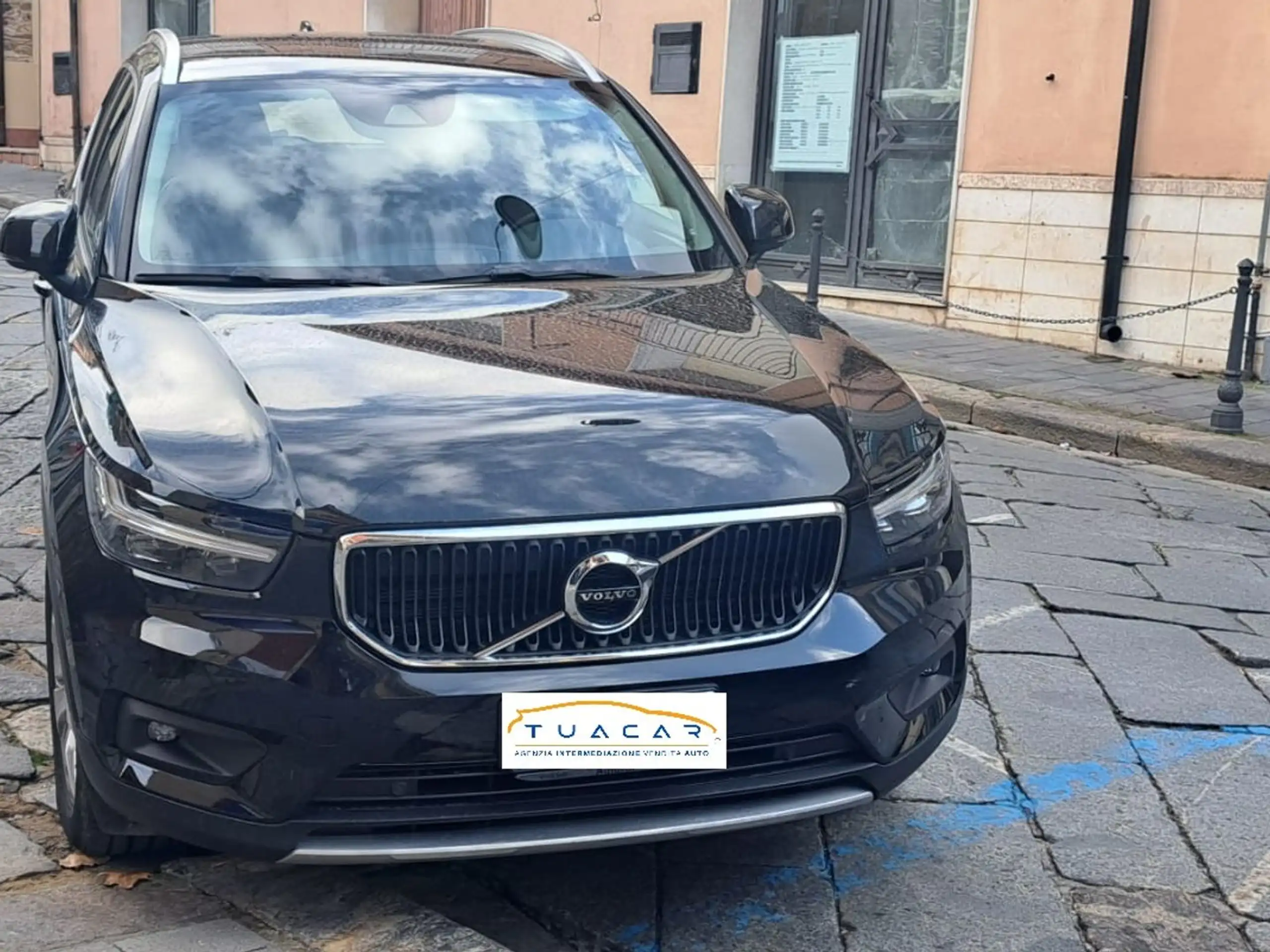 Volvo - XC40