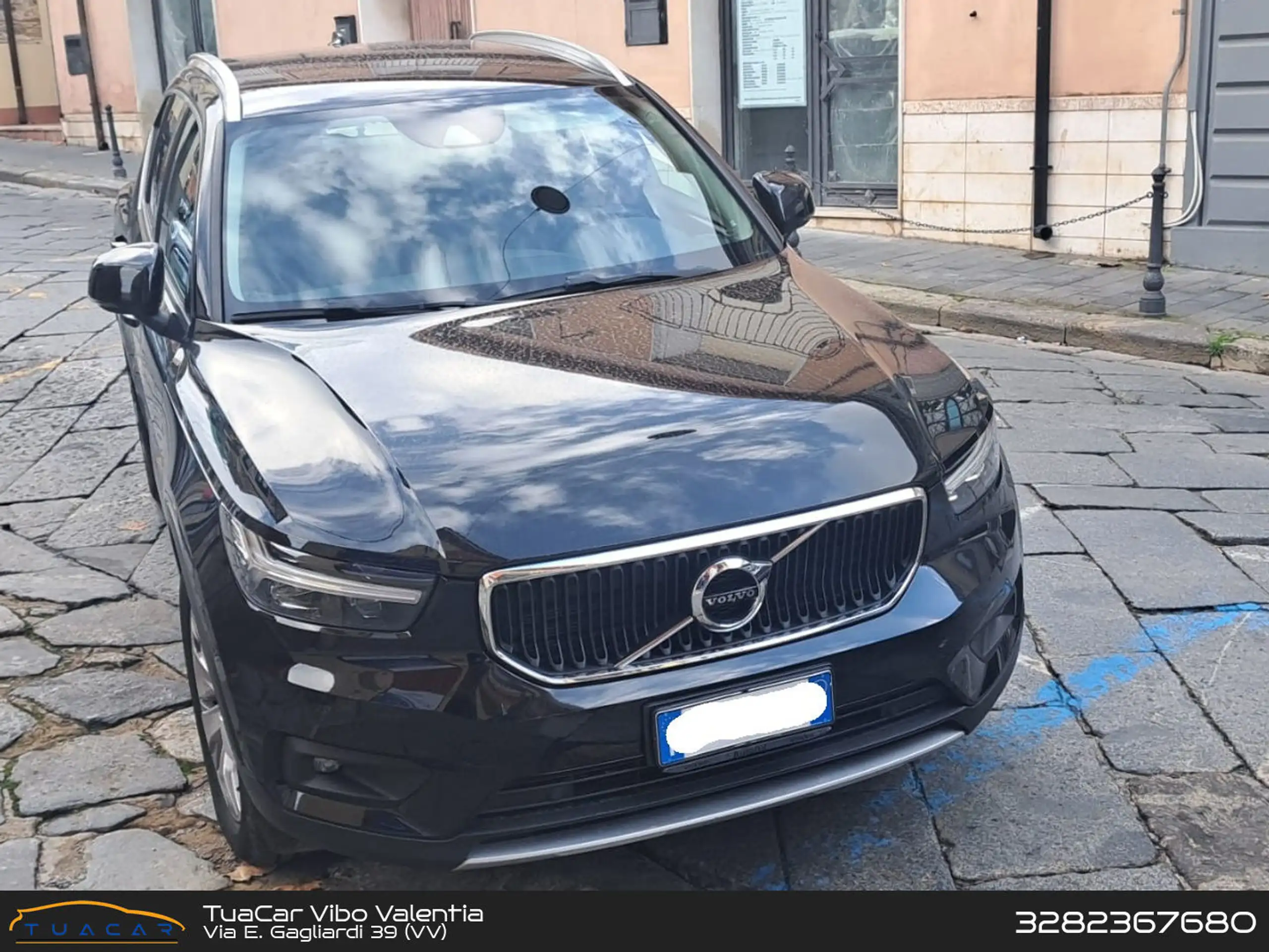 Volvo - XC40