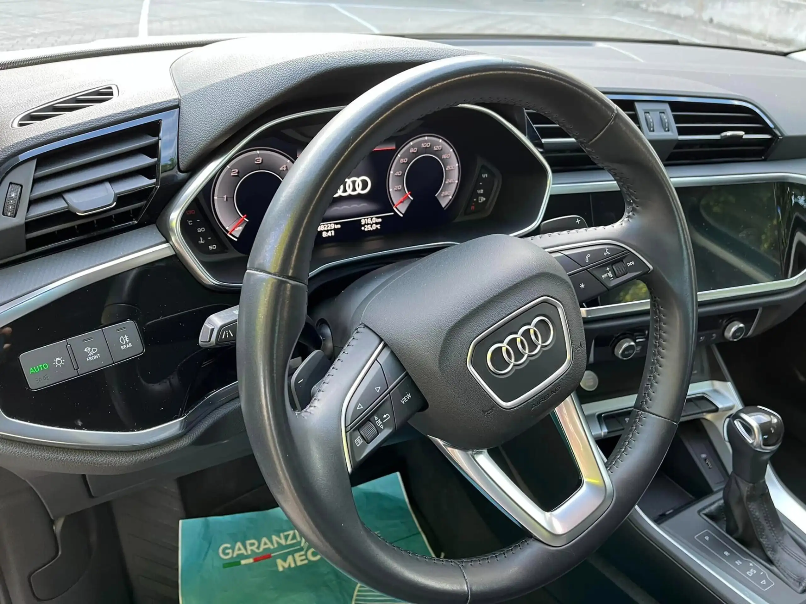 Audi - Q3