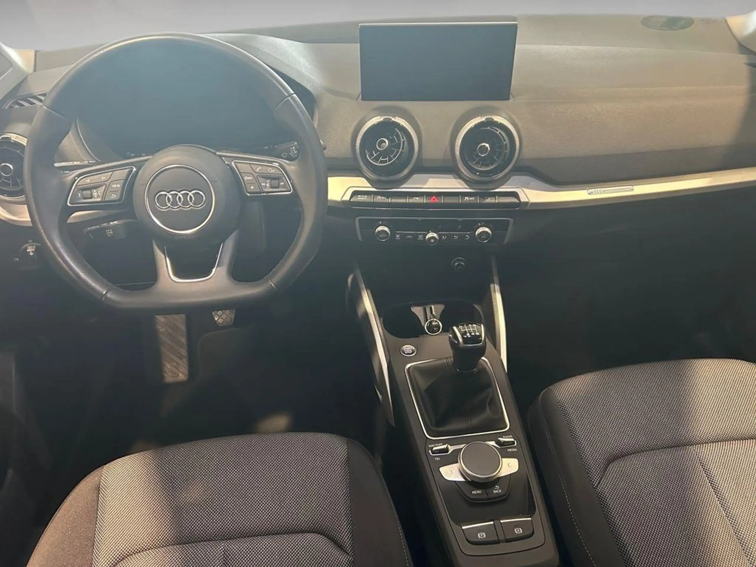 Audi - Q2