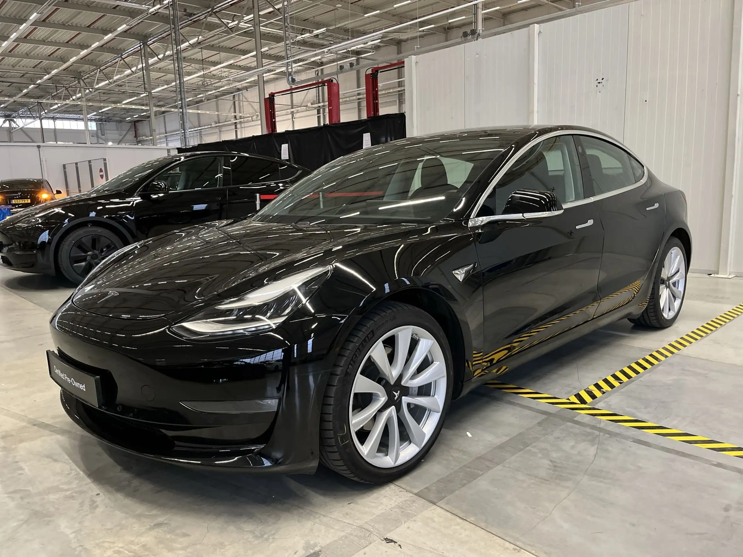 Tesla - Model 3