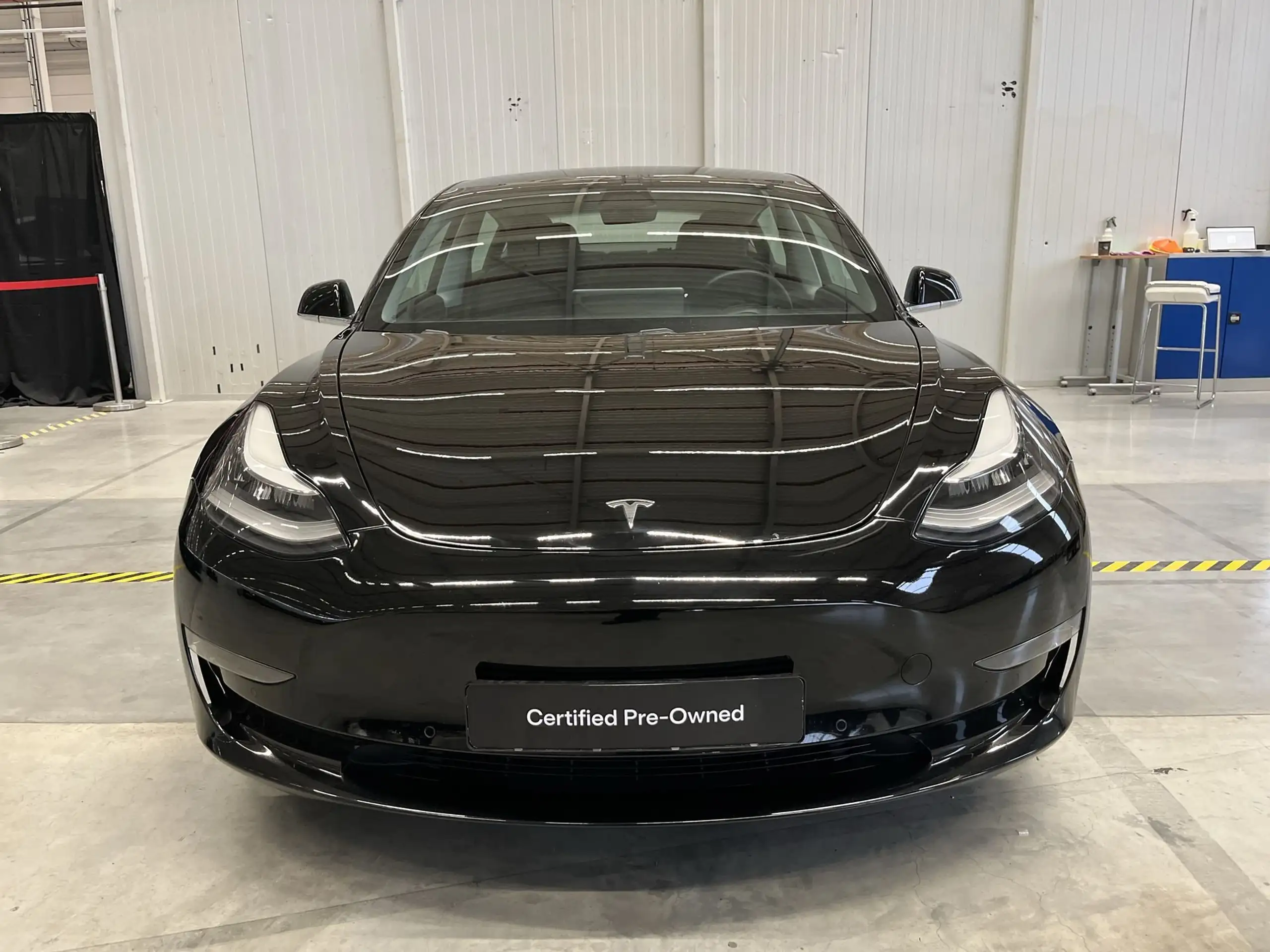 Tesla - Model 3