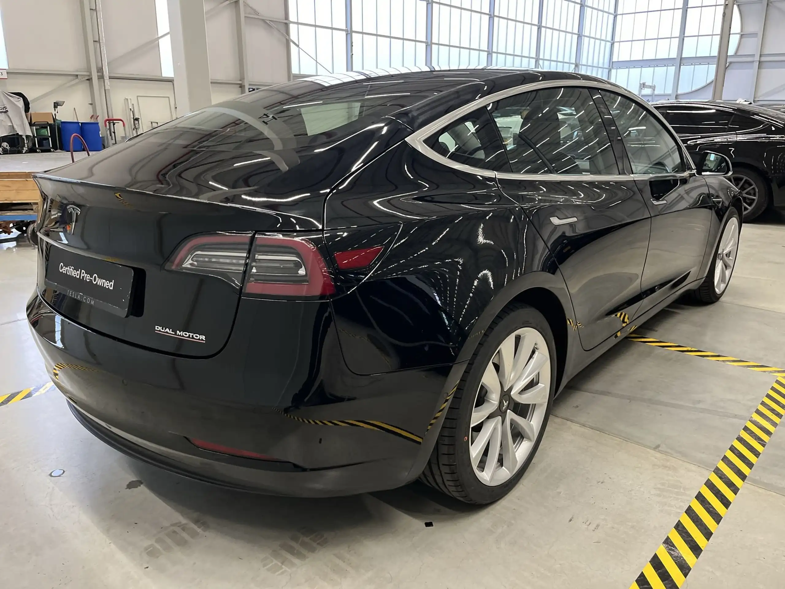 Tesla - Model 3