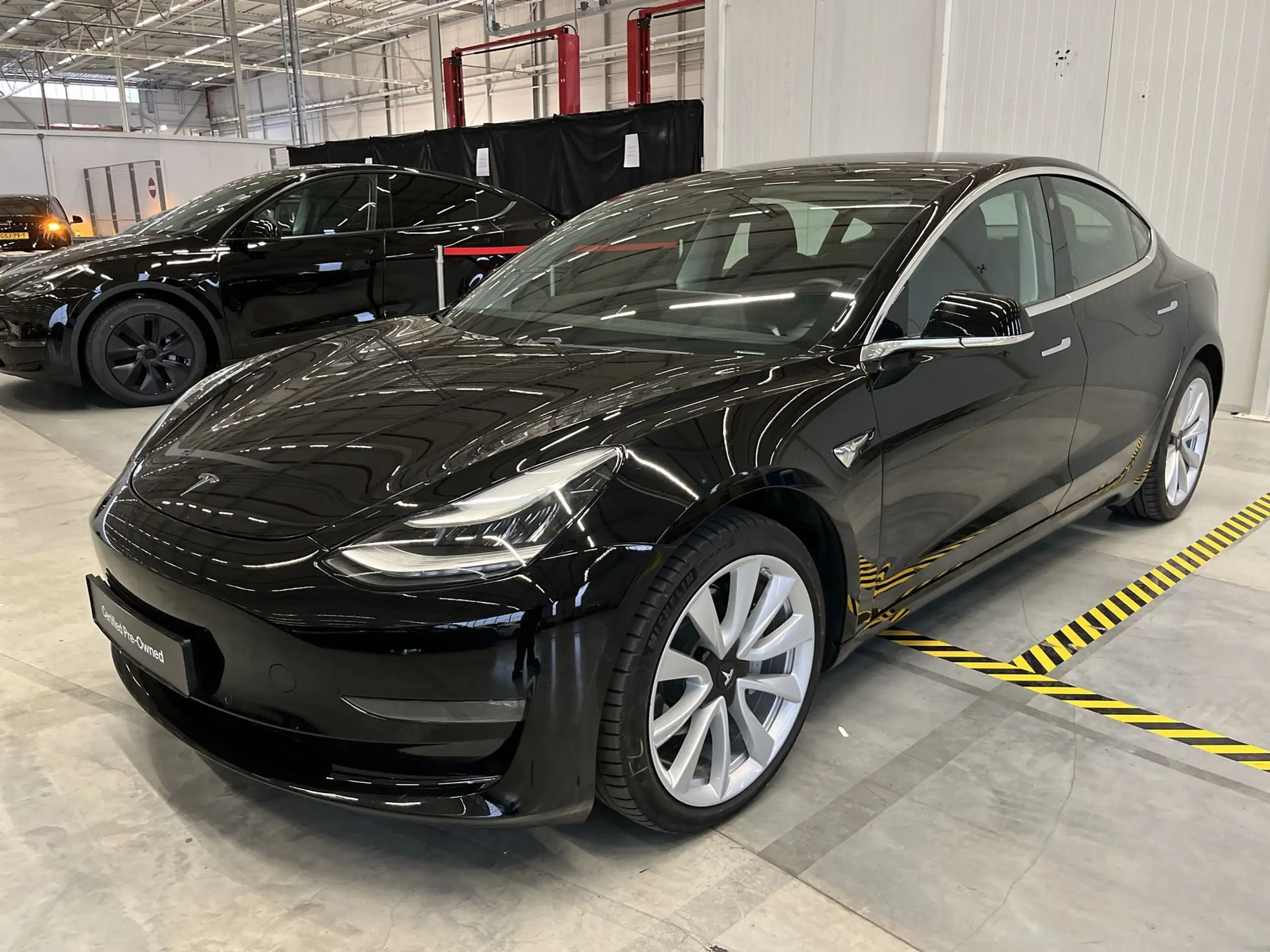 Tesla - Model 3