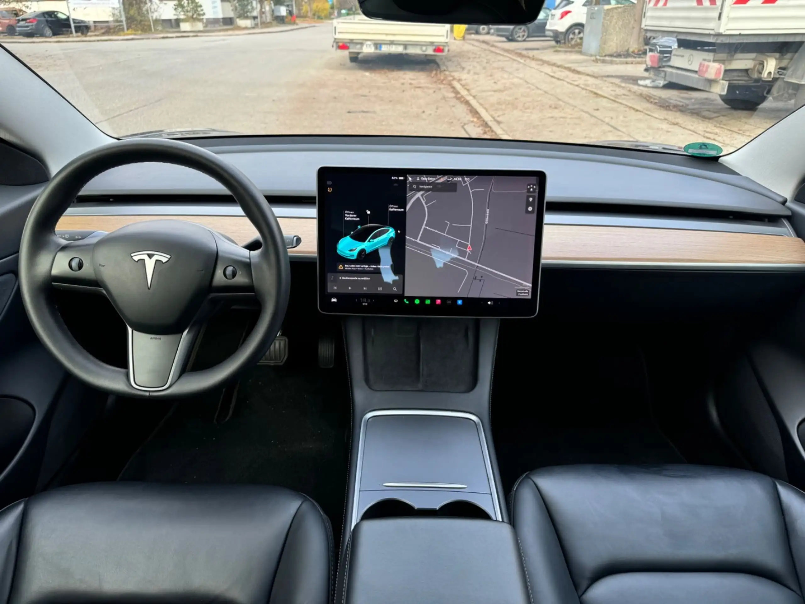 Tesla - Model 3