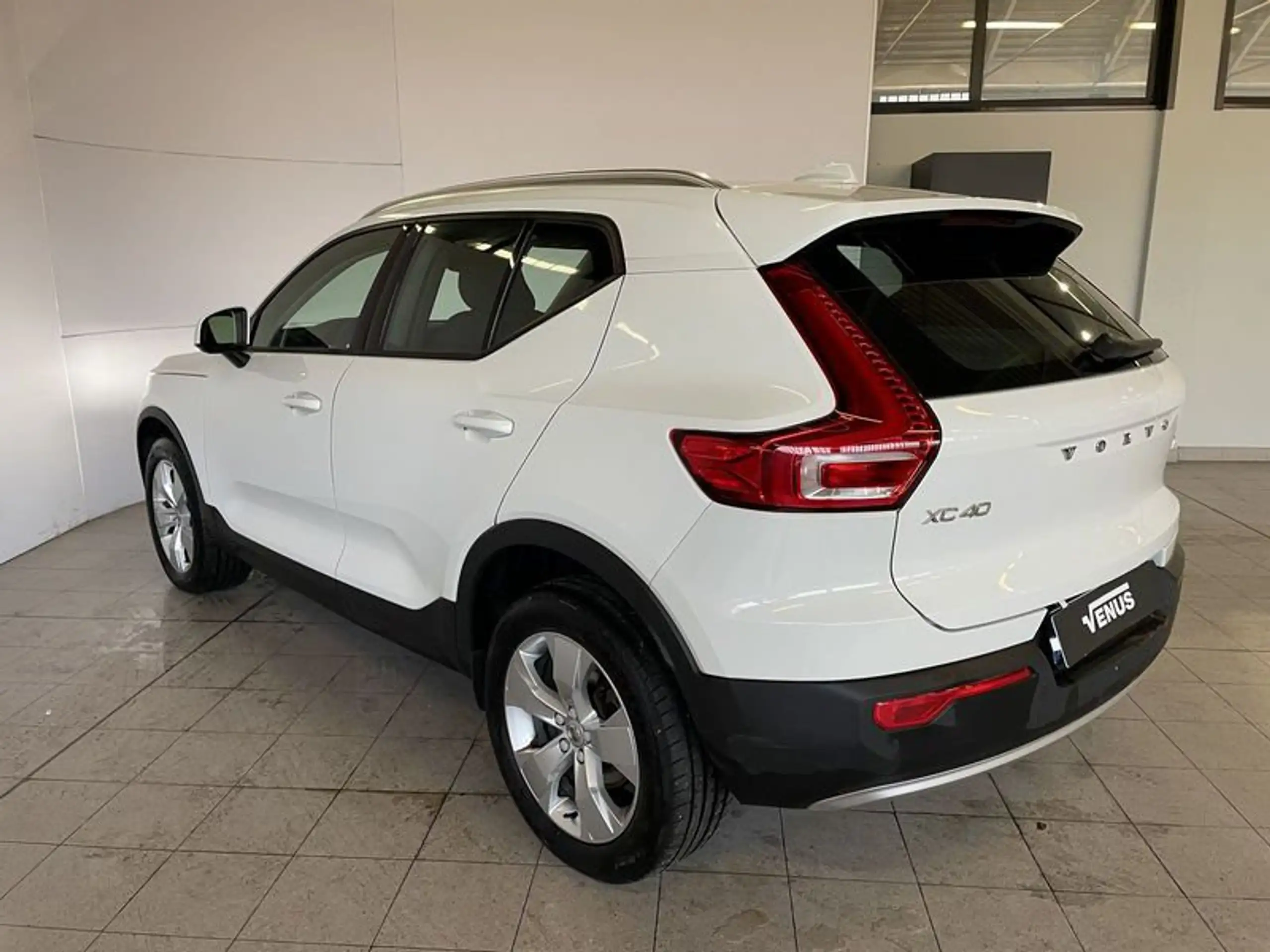 Volvo - XC40