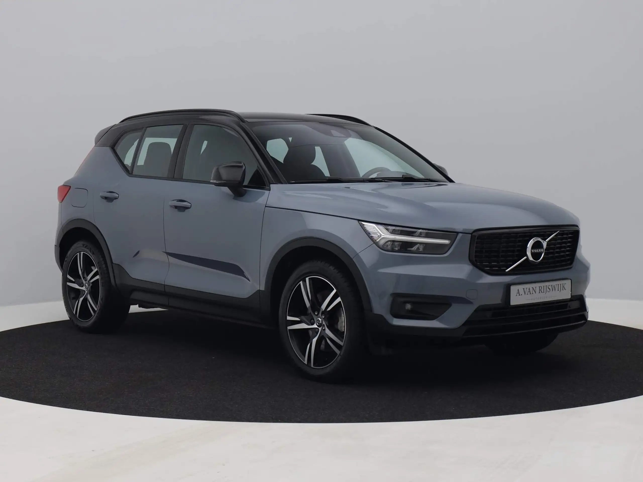 Volvo - XC40