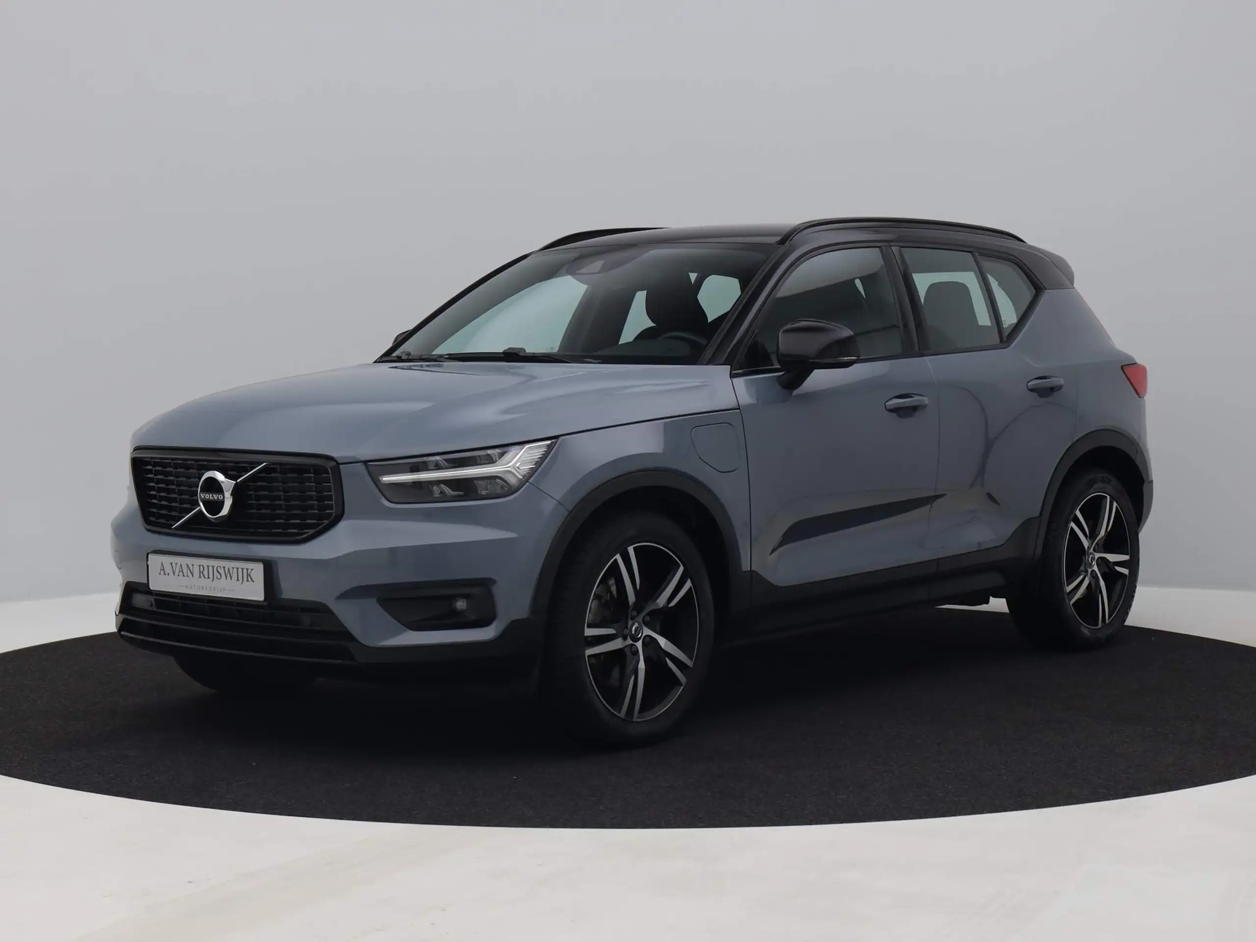 Volvo - XC40