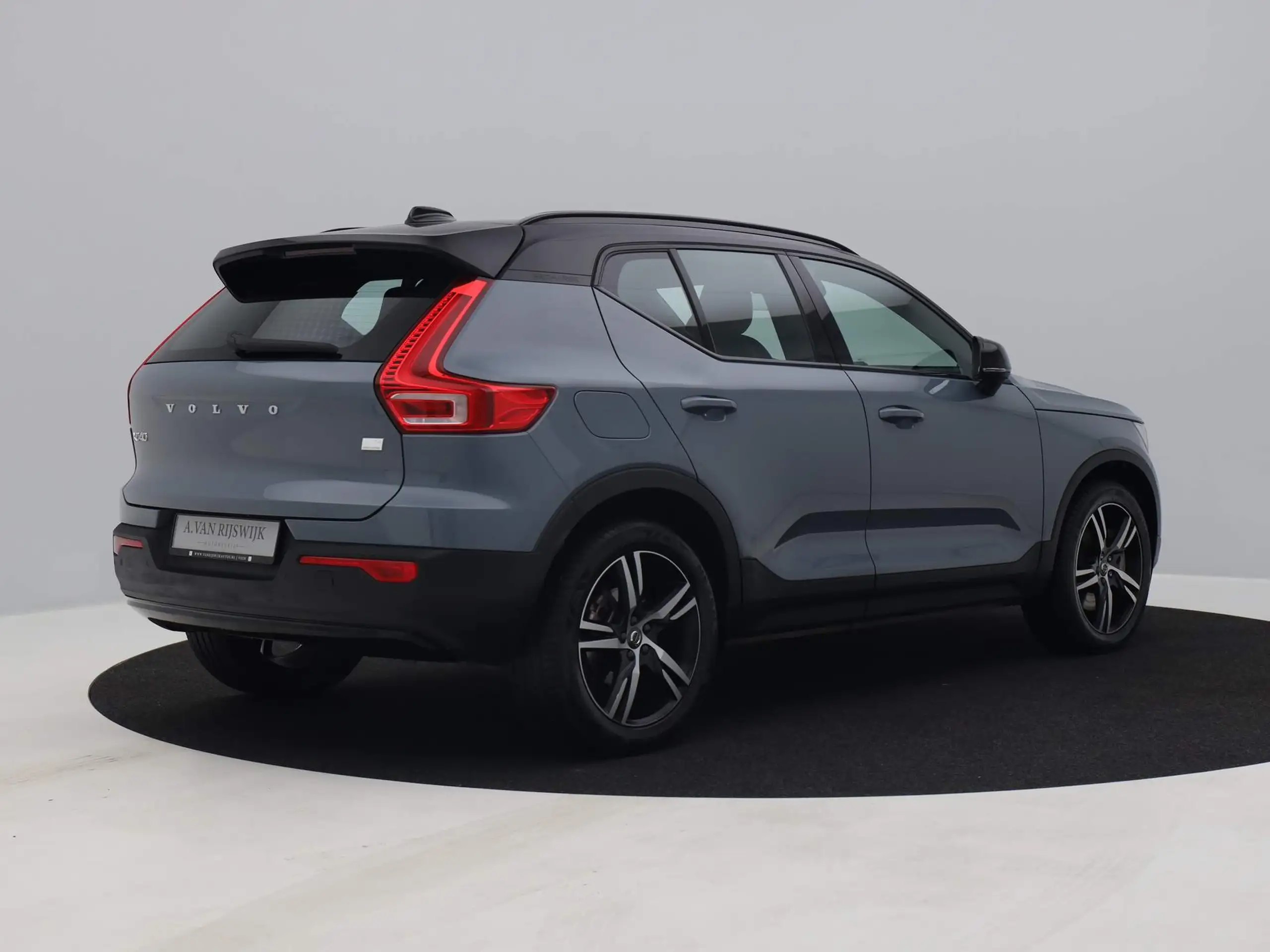 Volvo - XC40