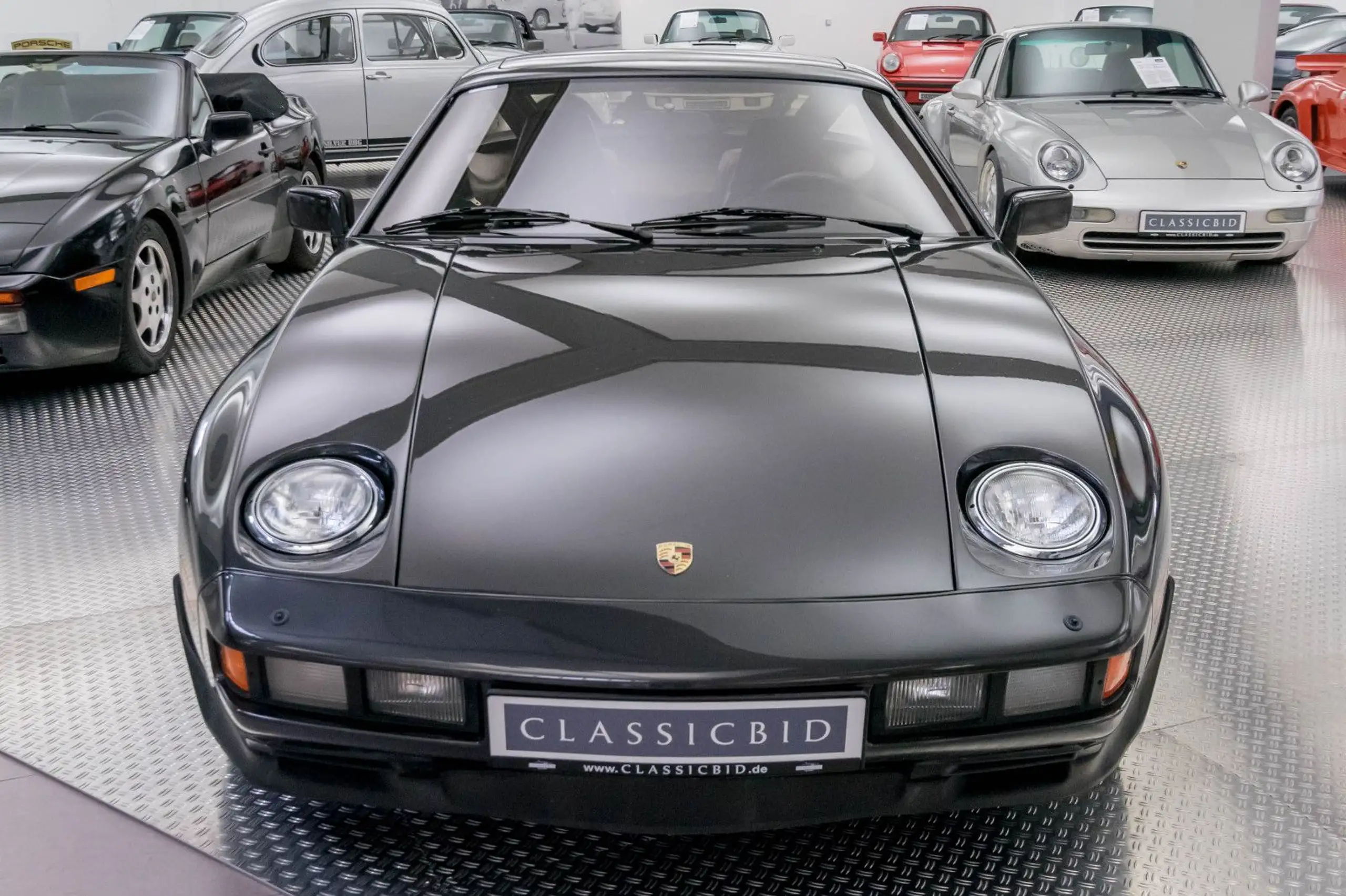 Porsche - 928