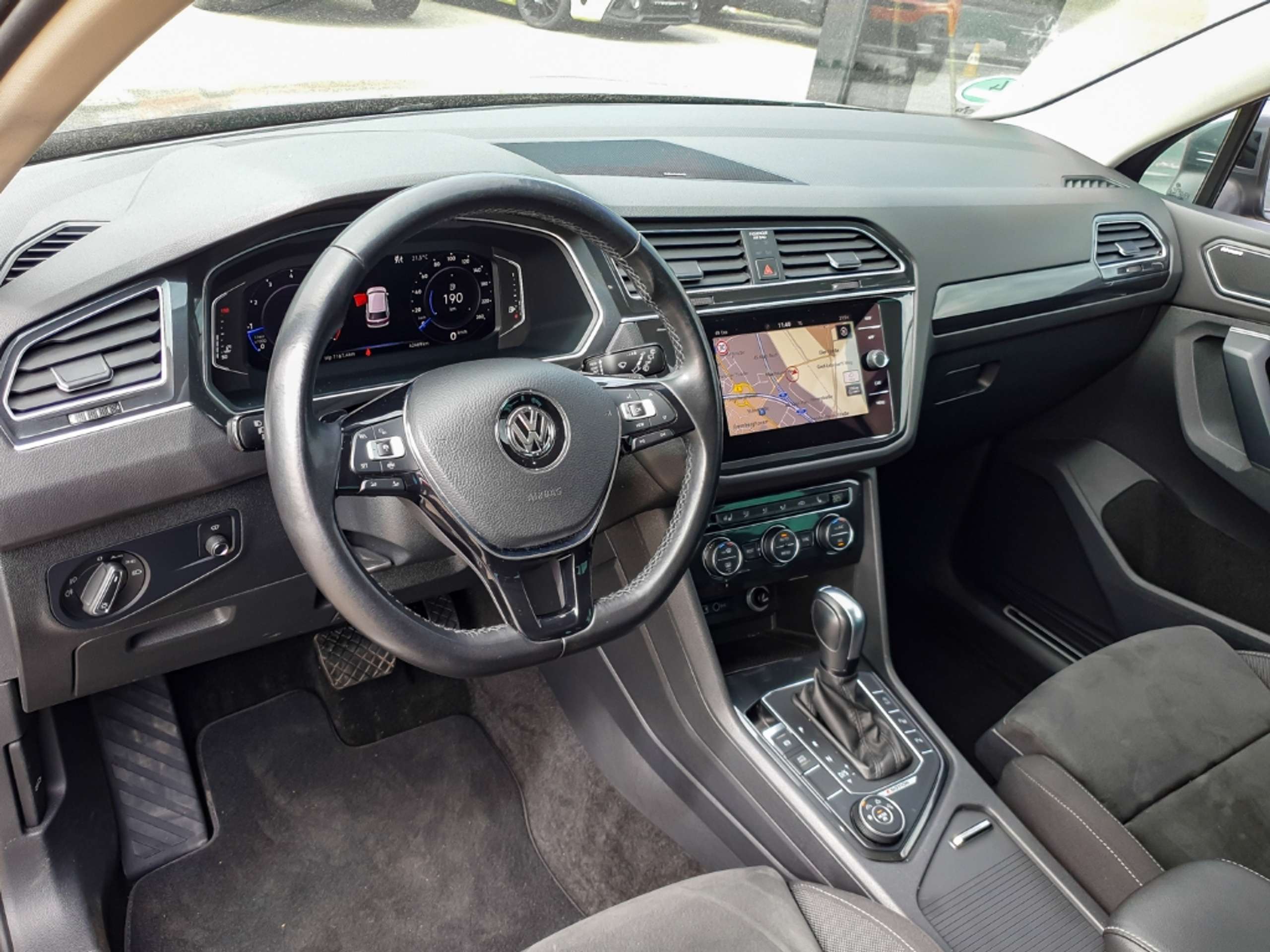 Volkswagen - Tiguan