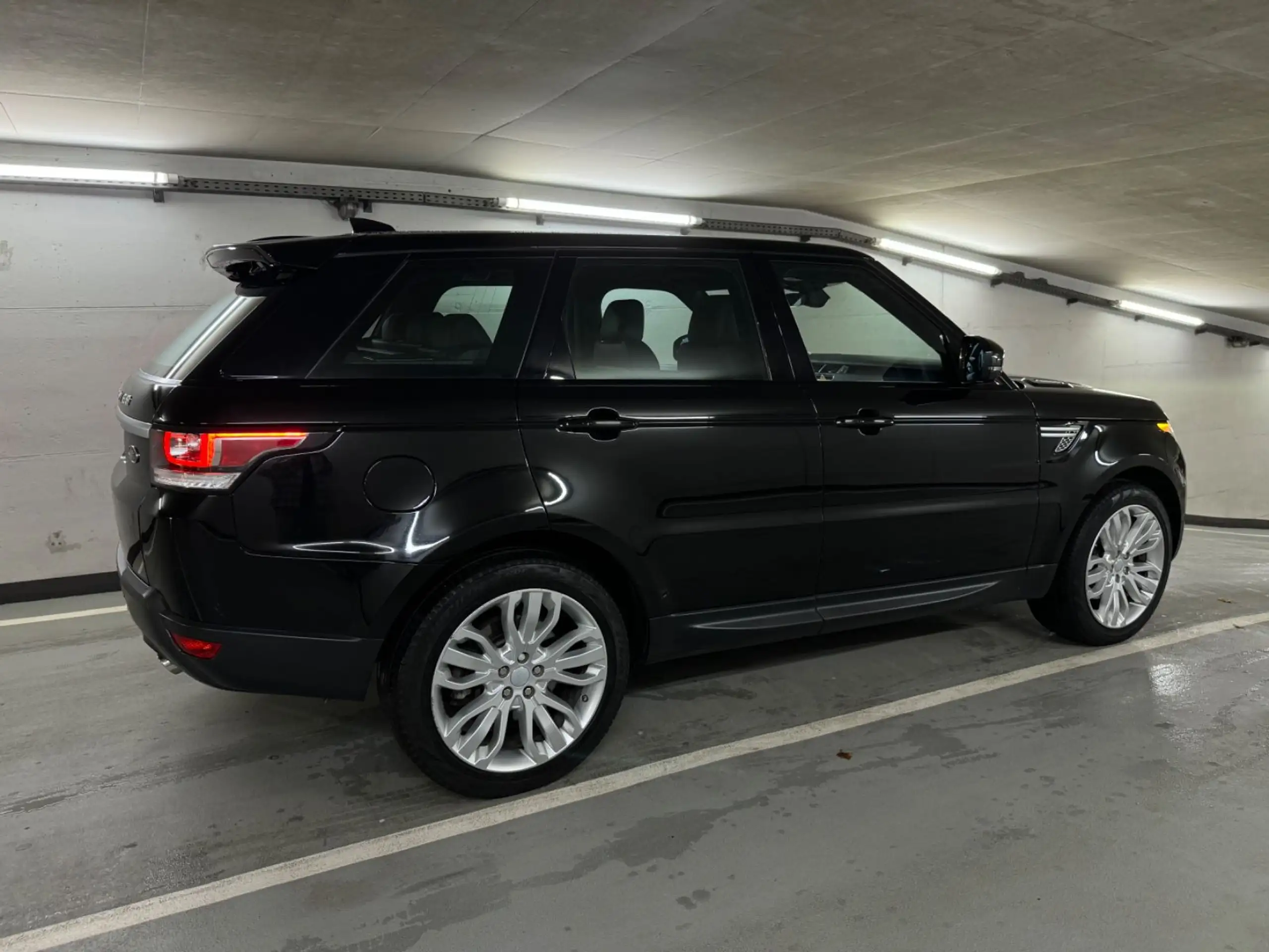 Land Rover - Range Rover Sport