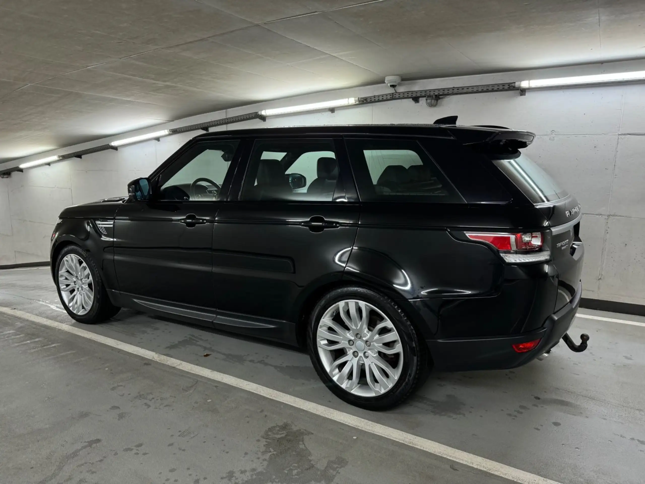 Land Rover - Range Rover Sport