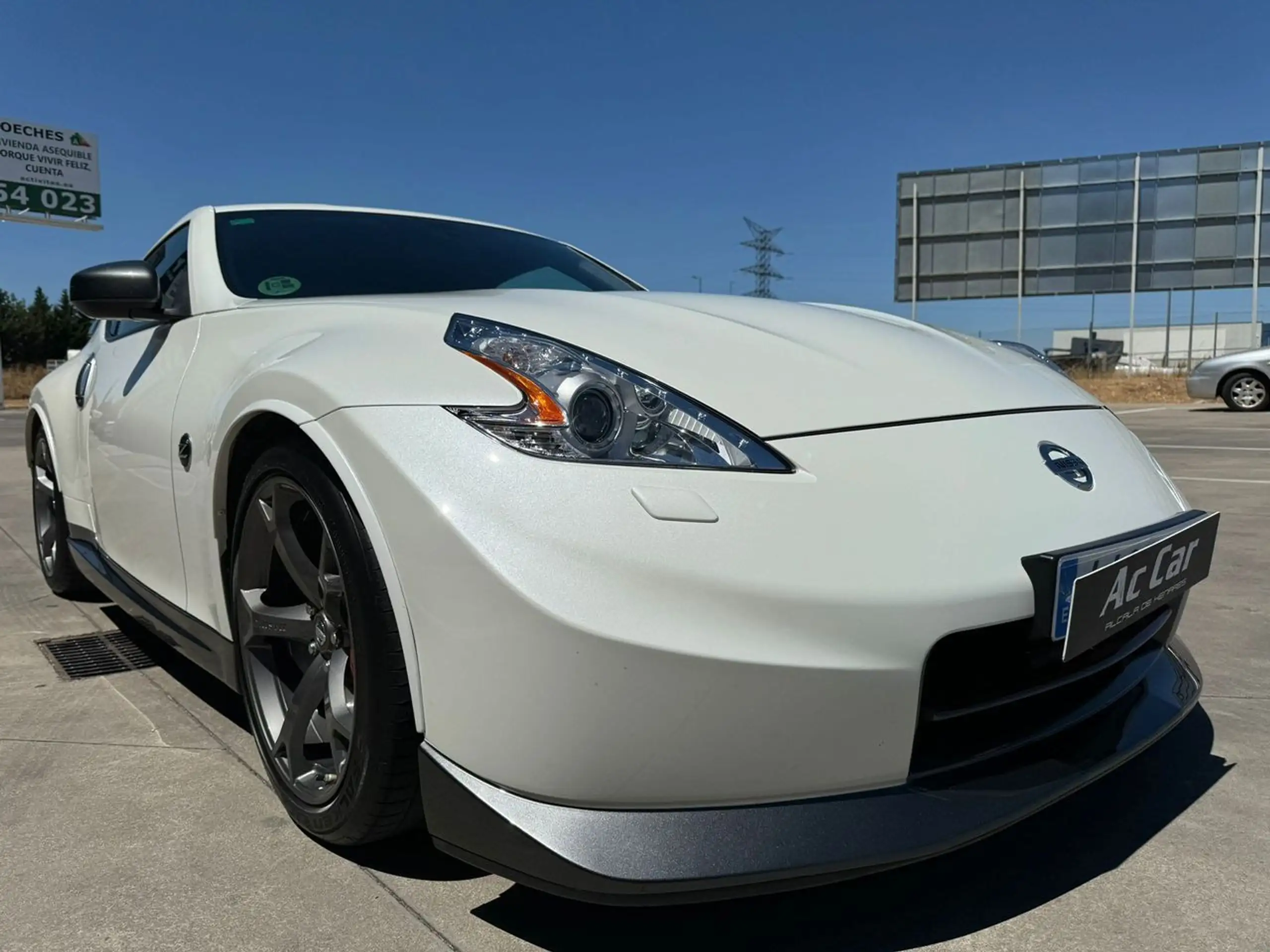 Nissan - 370Z