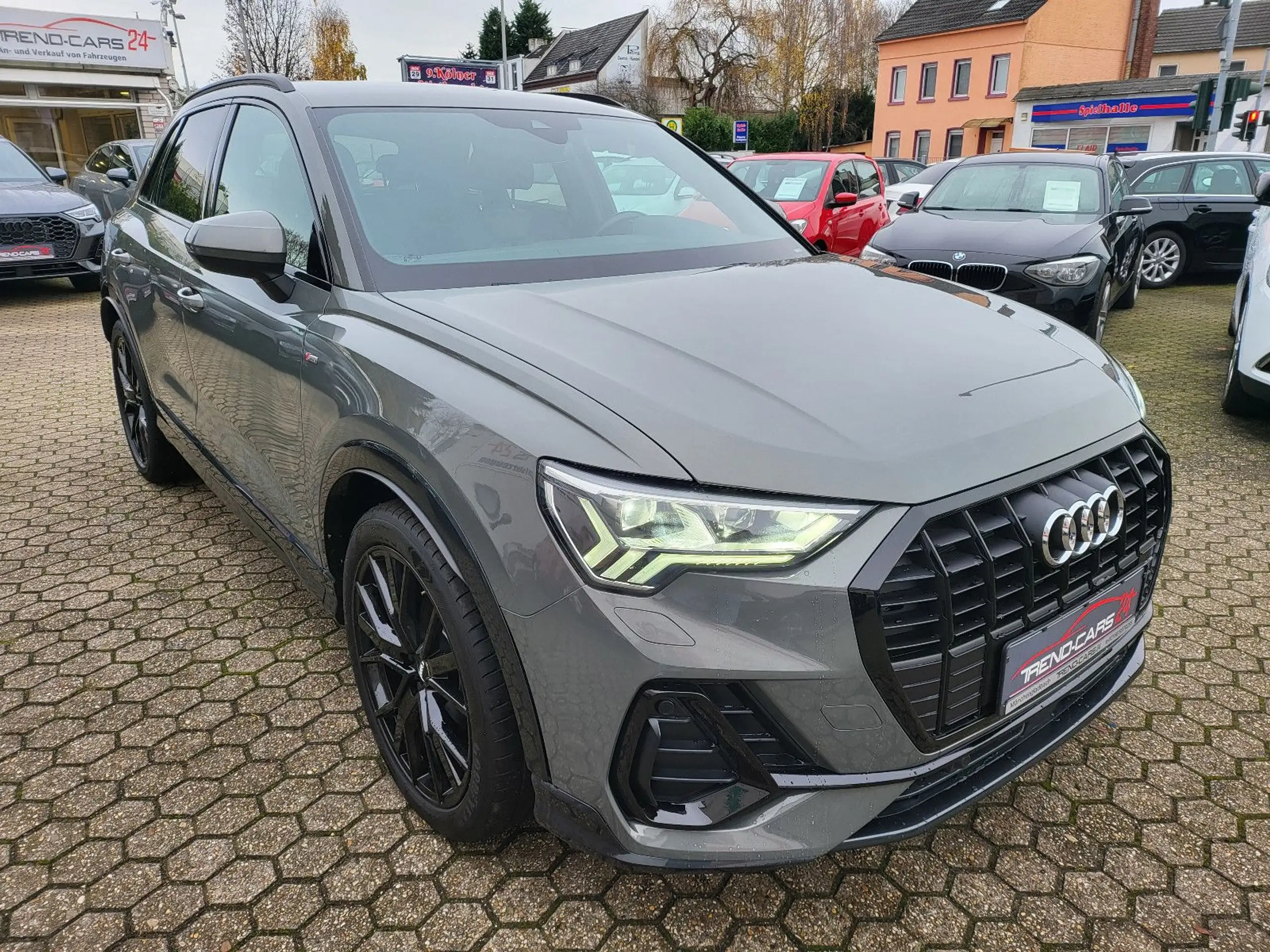 Audi - Q3