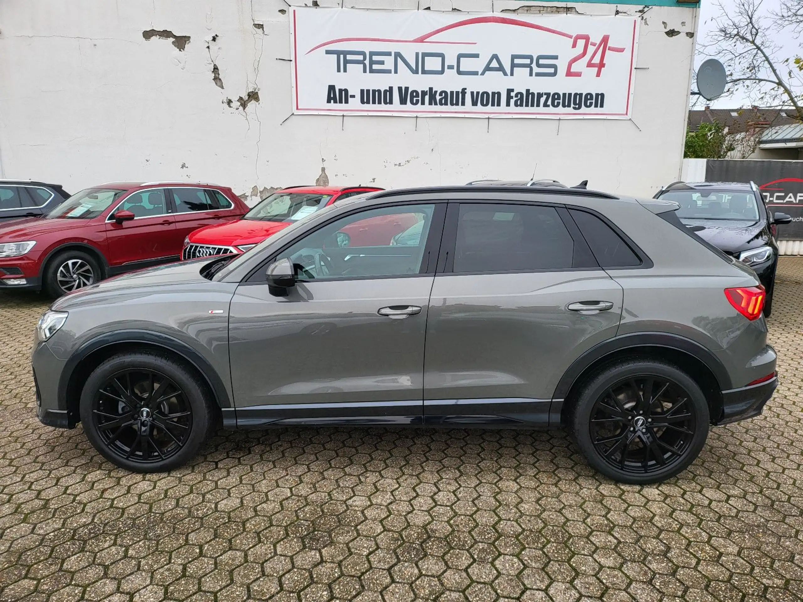 Audi - Q3