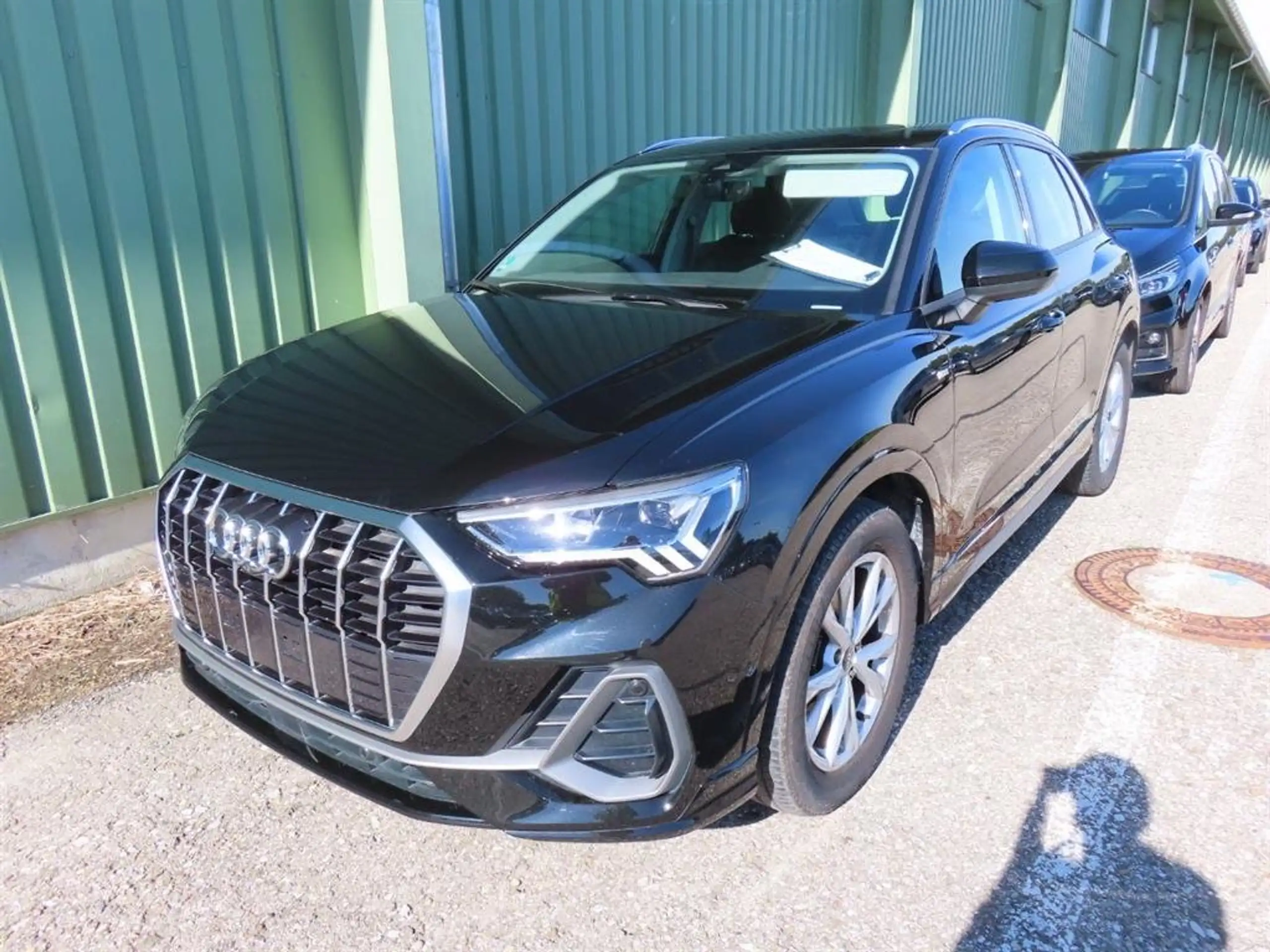 Audi - Q3