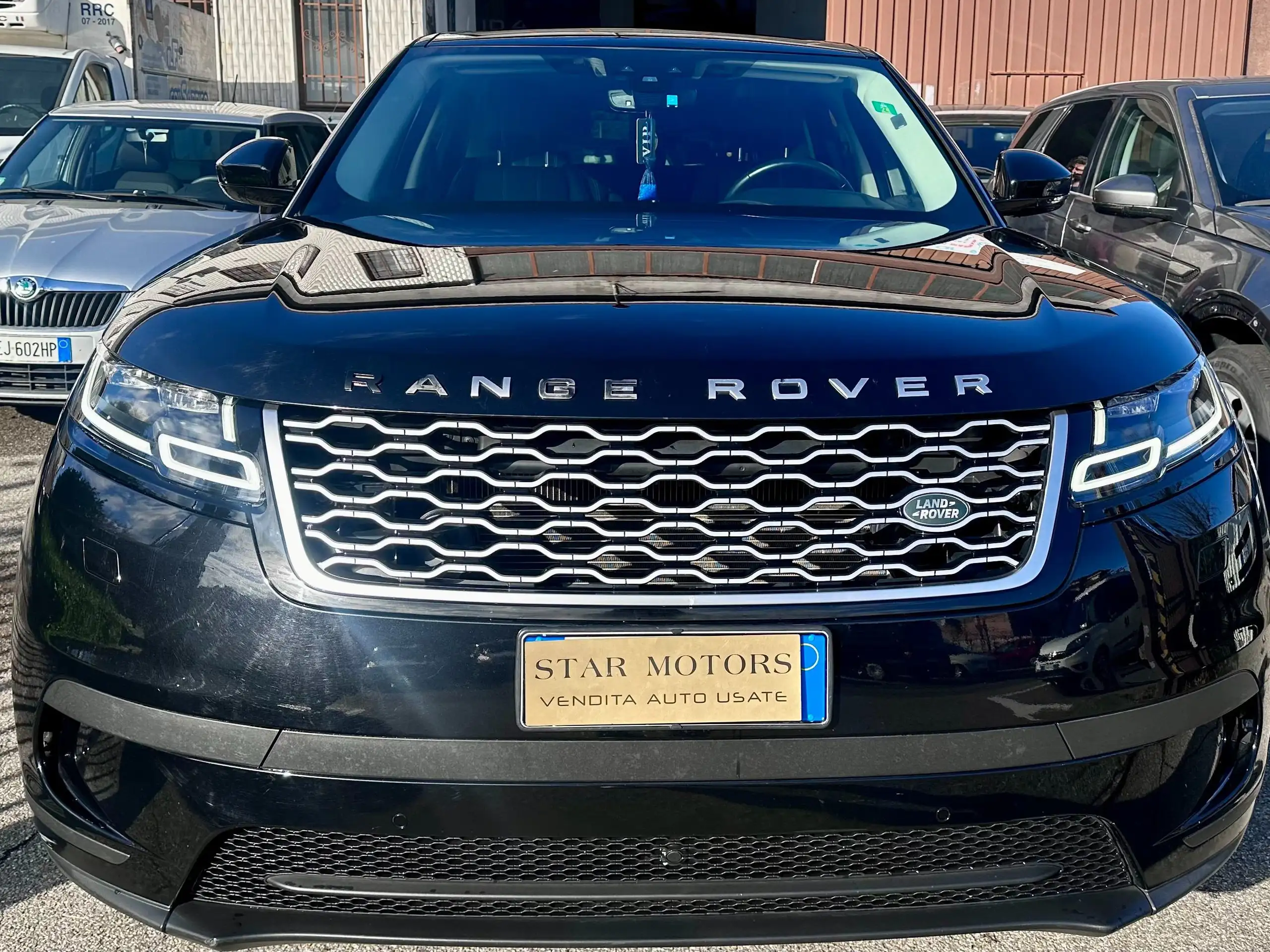 Land Rover - Range Rover Velar