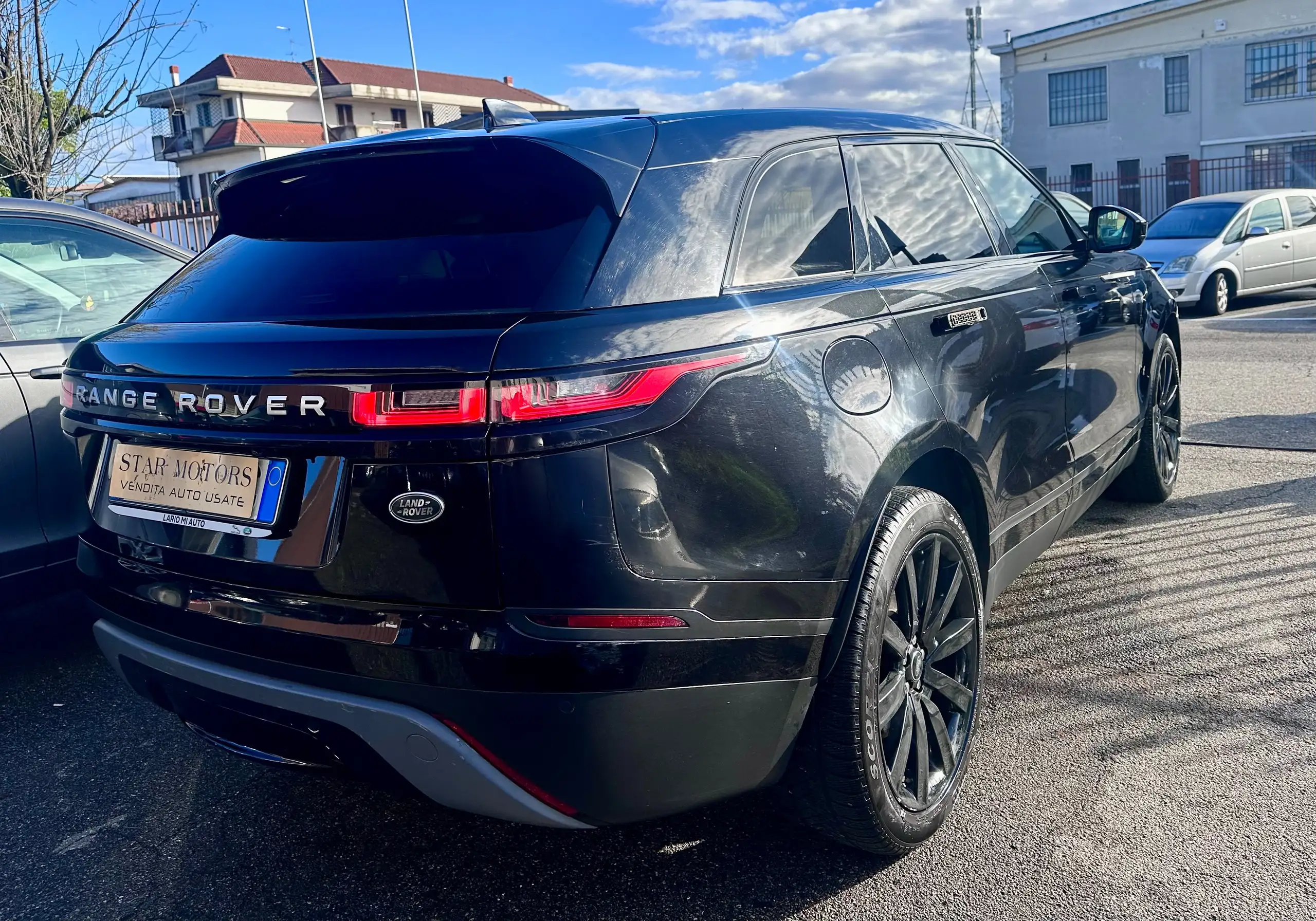 Land Rover - Range Rover Velar