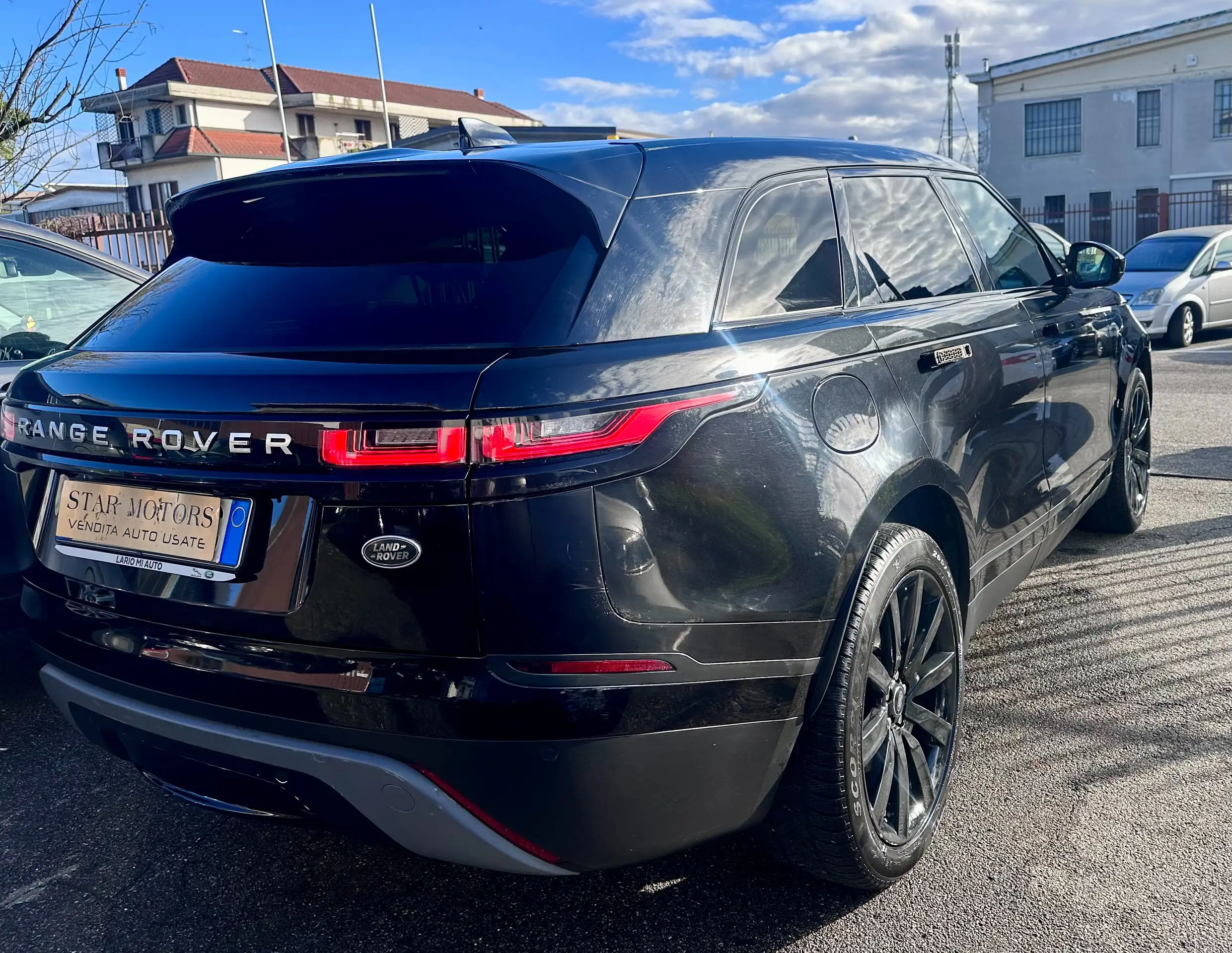 Land Rover - Range Rover Velar