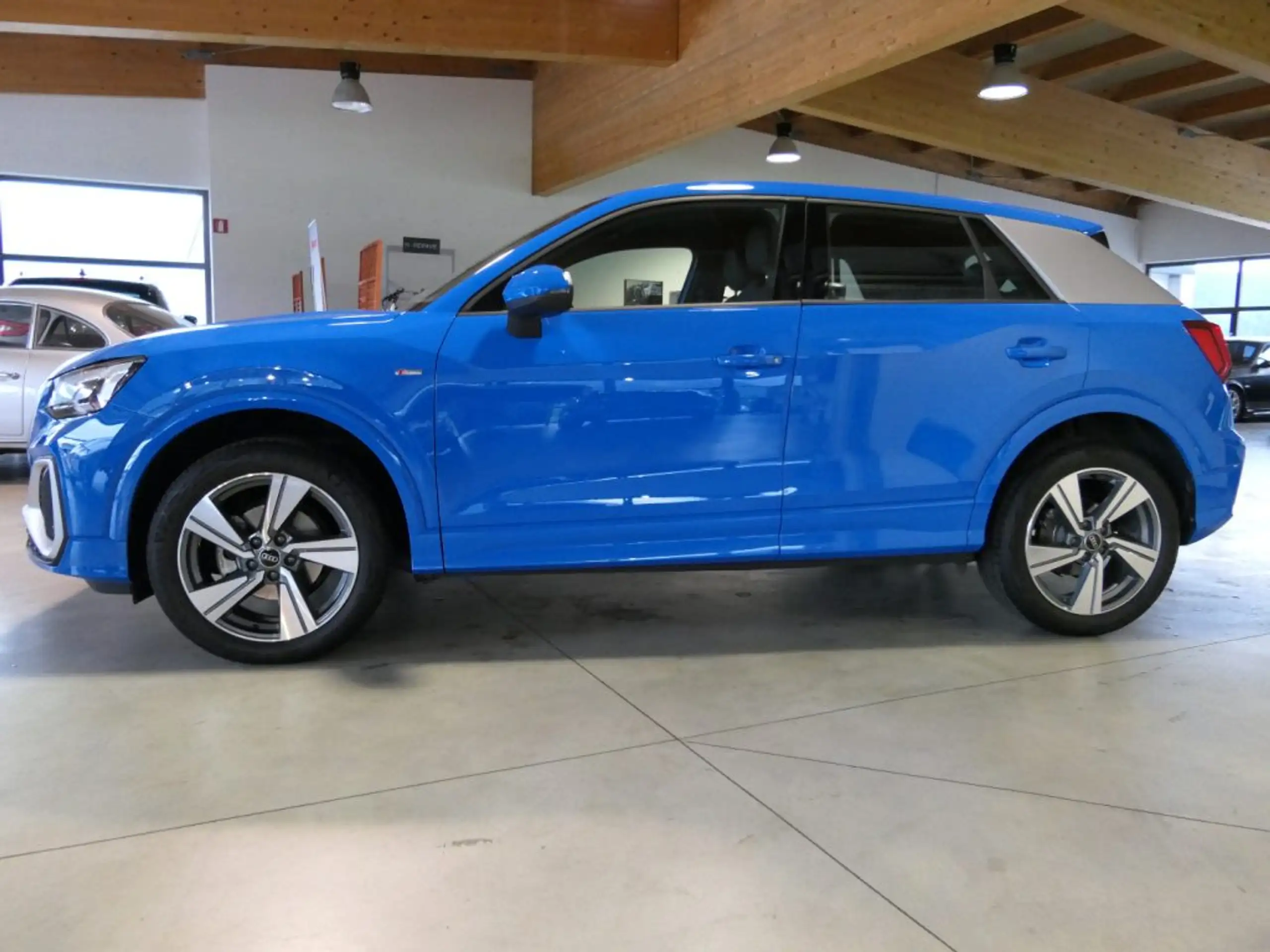 Audi - Q2