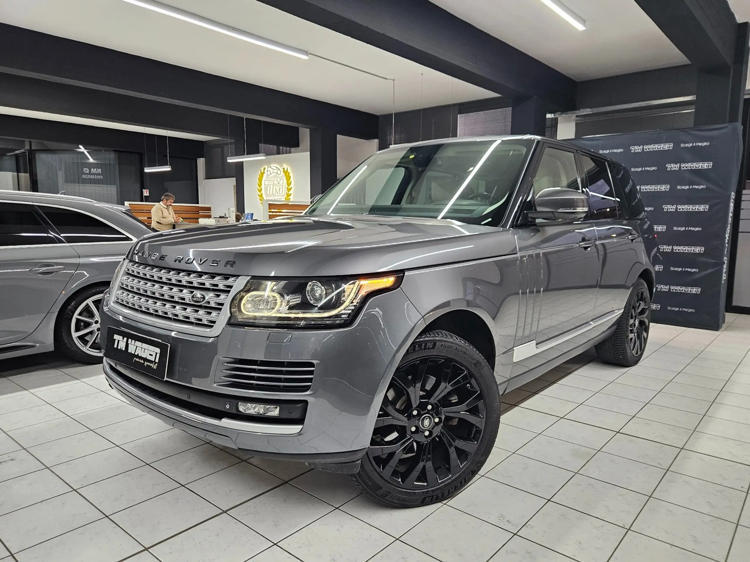 Land Rover - Range Rover